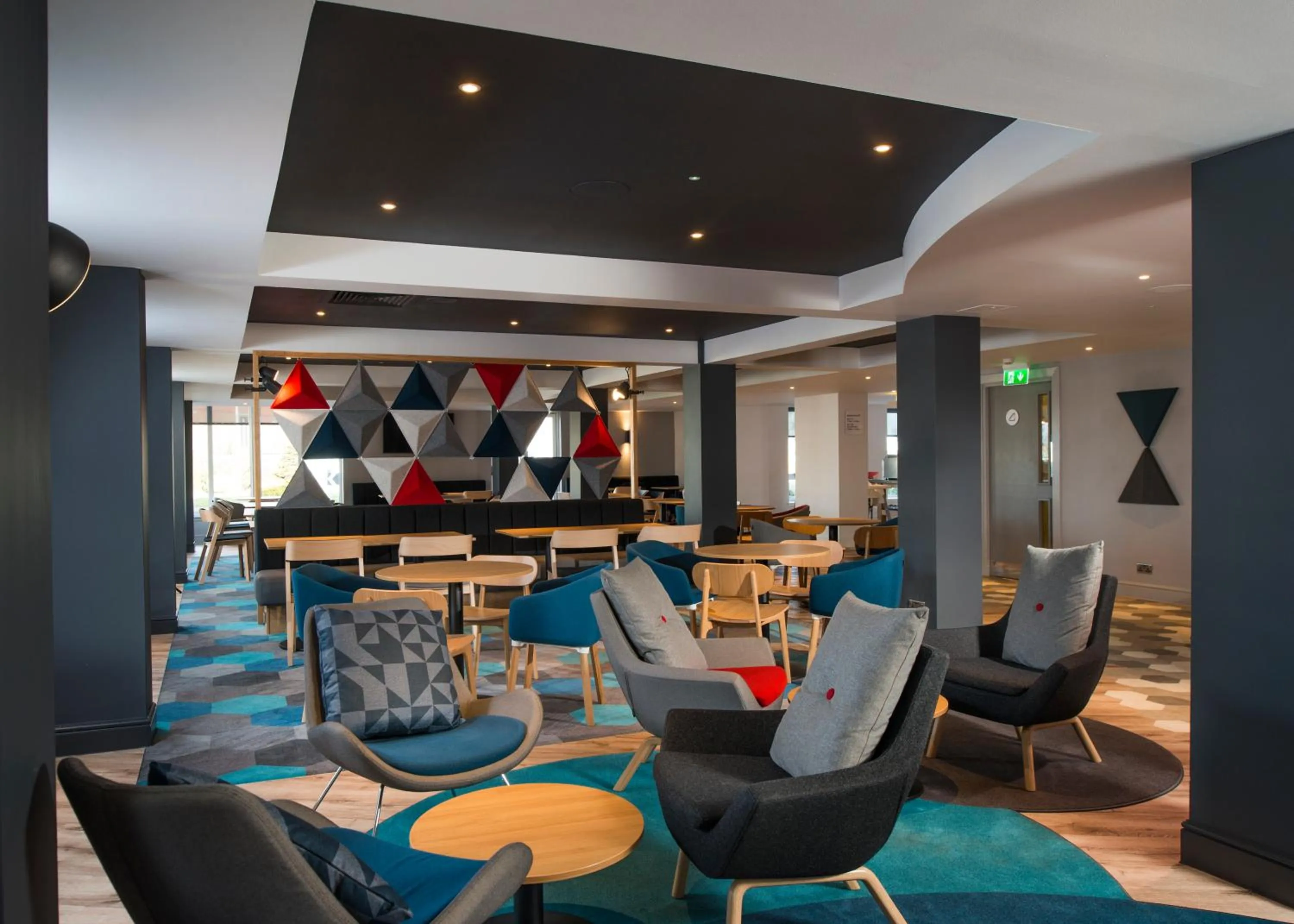 Lobby or reception in Holiday Inn Express Edinburgh - Leith Waterfront by IHG