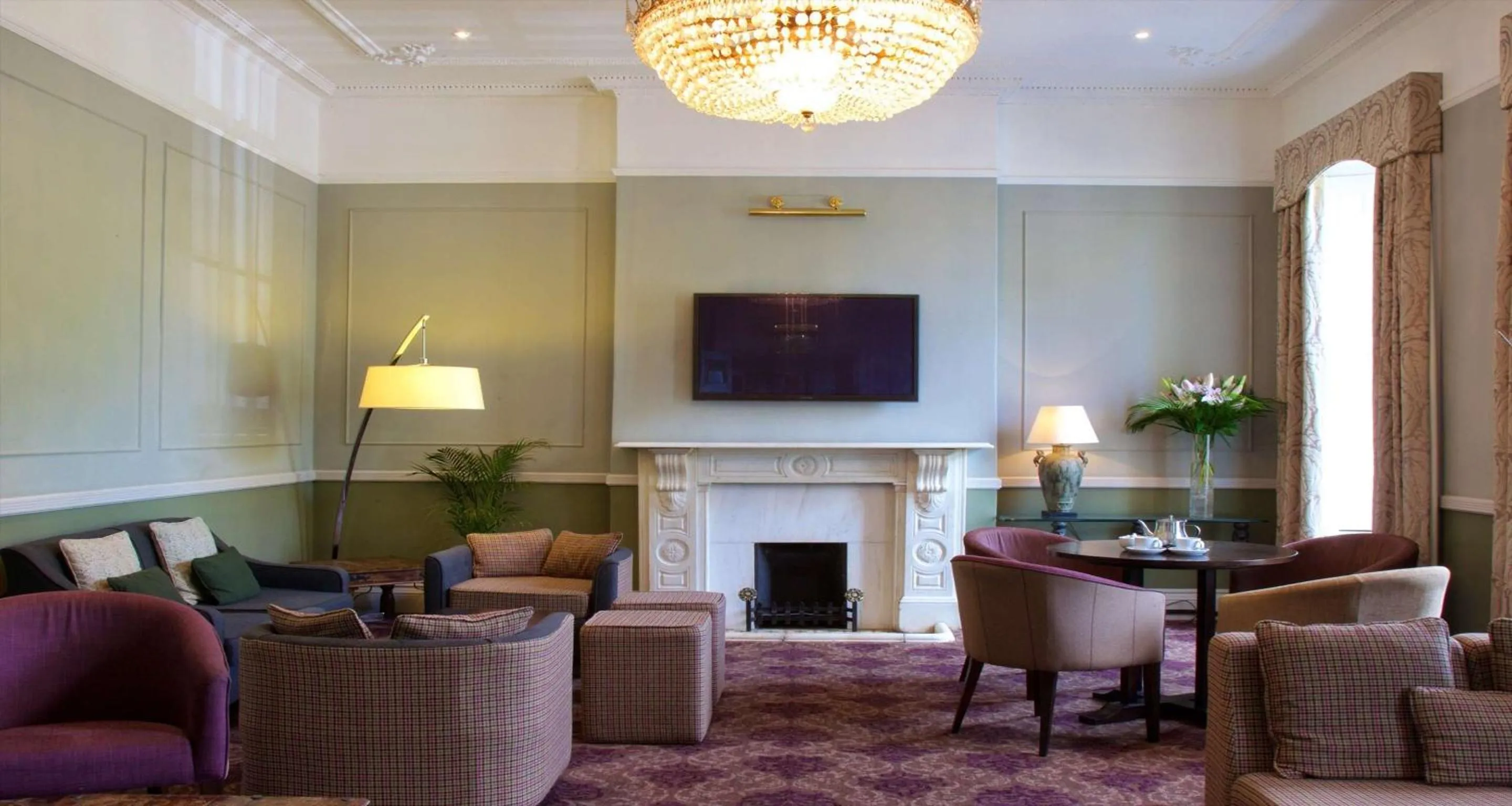 Lounge or bar in London Chigwell Prince Regent Hotel, BW Signature Collection