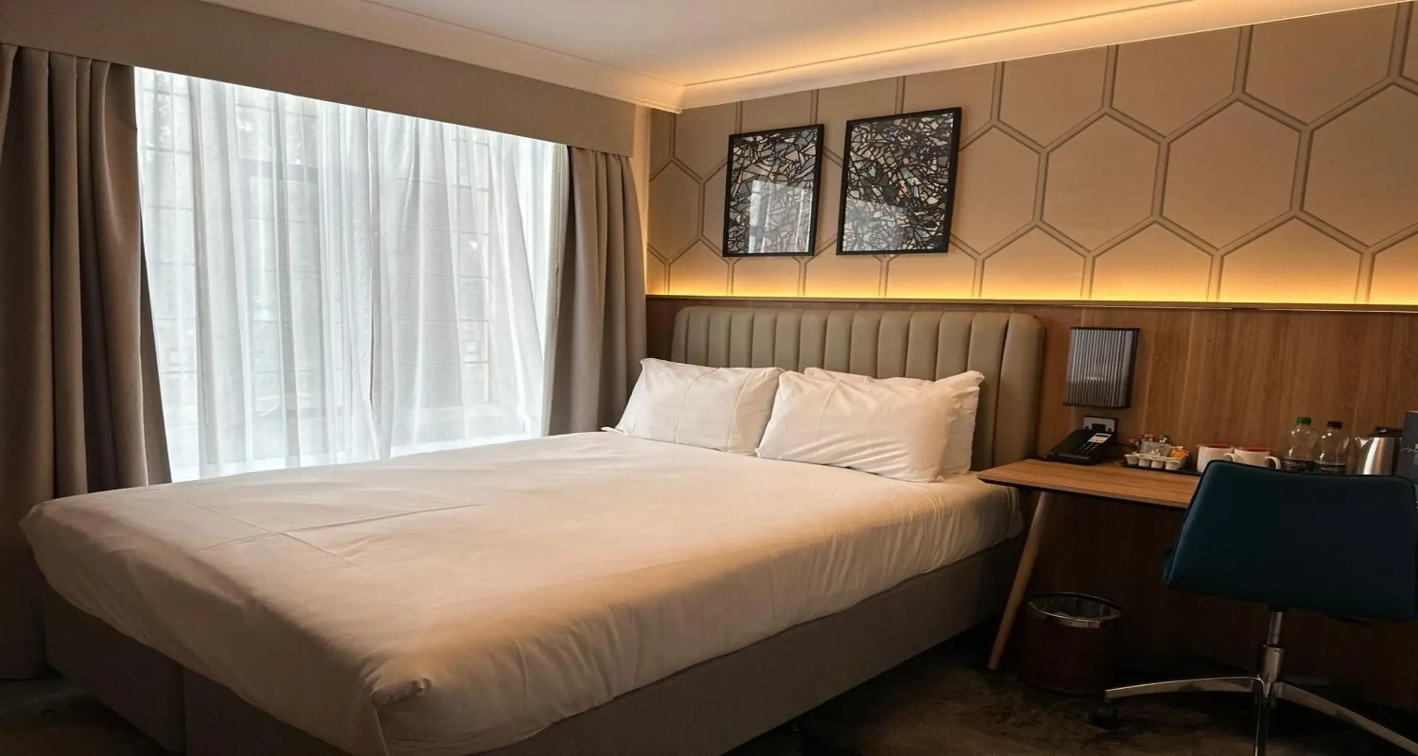 Small Double Room - Non-Smoking in London Chigwell Prince Regent Hotel, BW Signature Collection Small Double Room - Non-Smoking in London Chigwell Prince Regent Hotel, BW Signature Collection