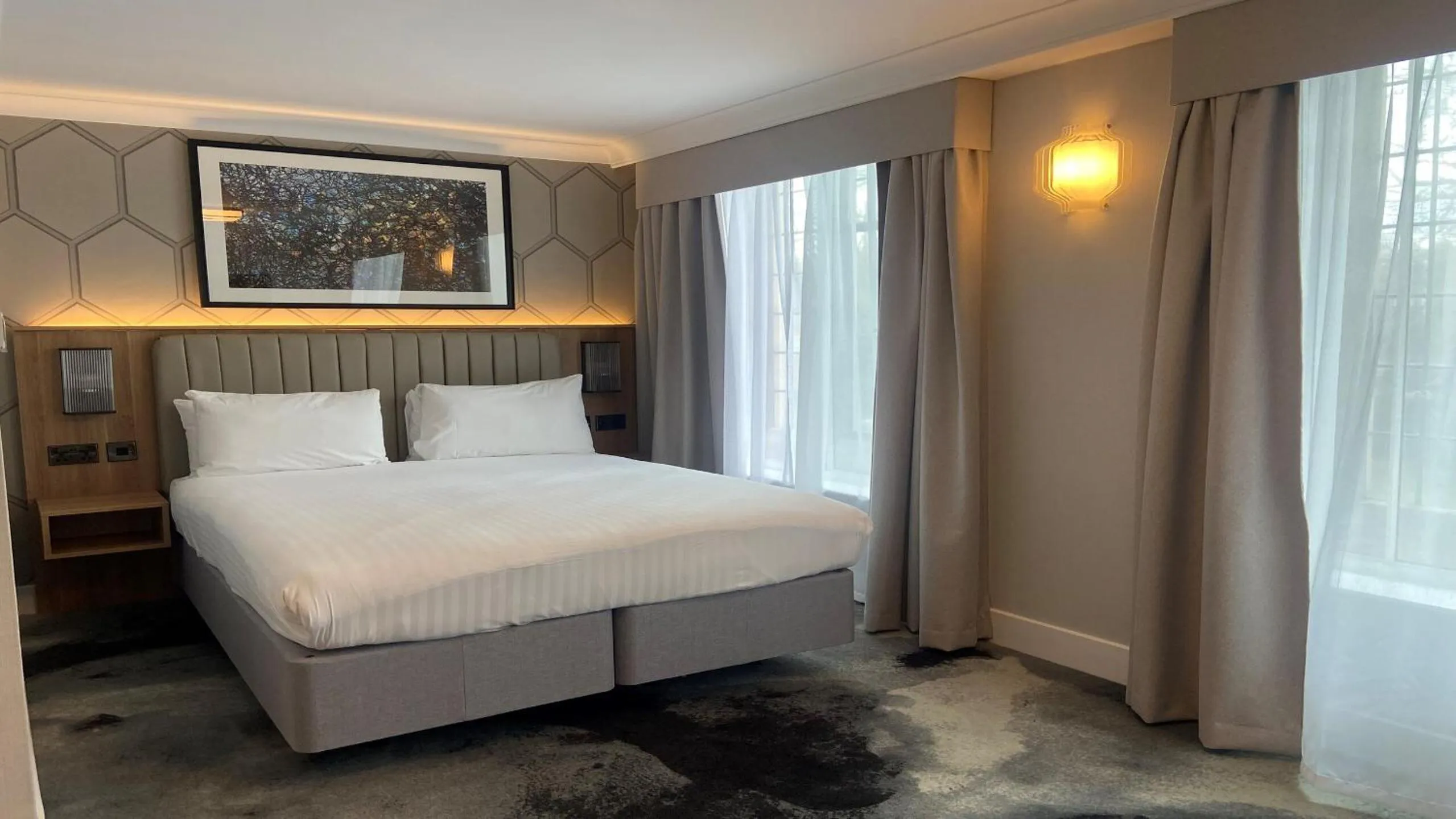 Bedroom, Bed in London Chigwell Prince Regent Hotel, BW Signature Collection