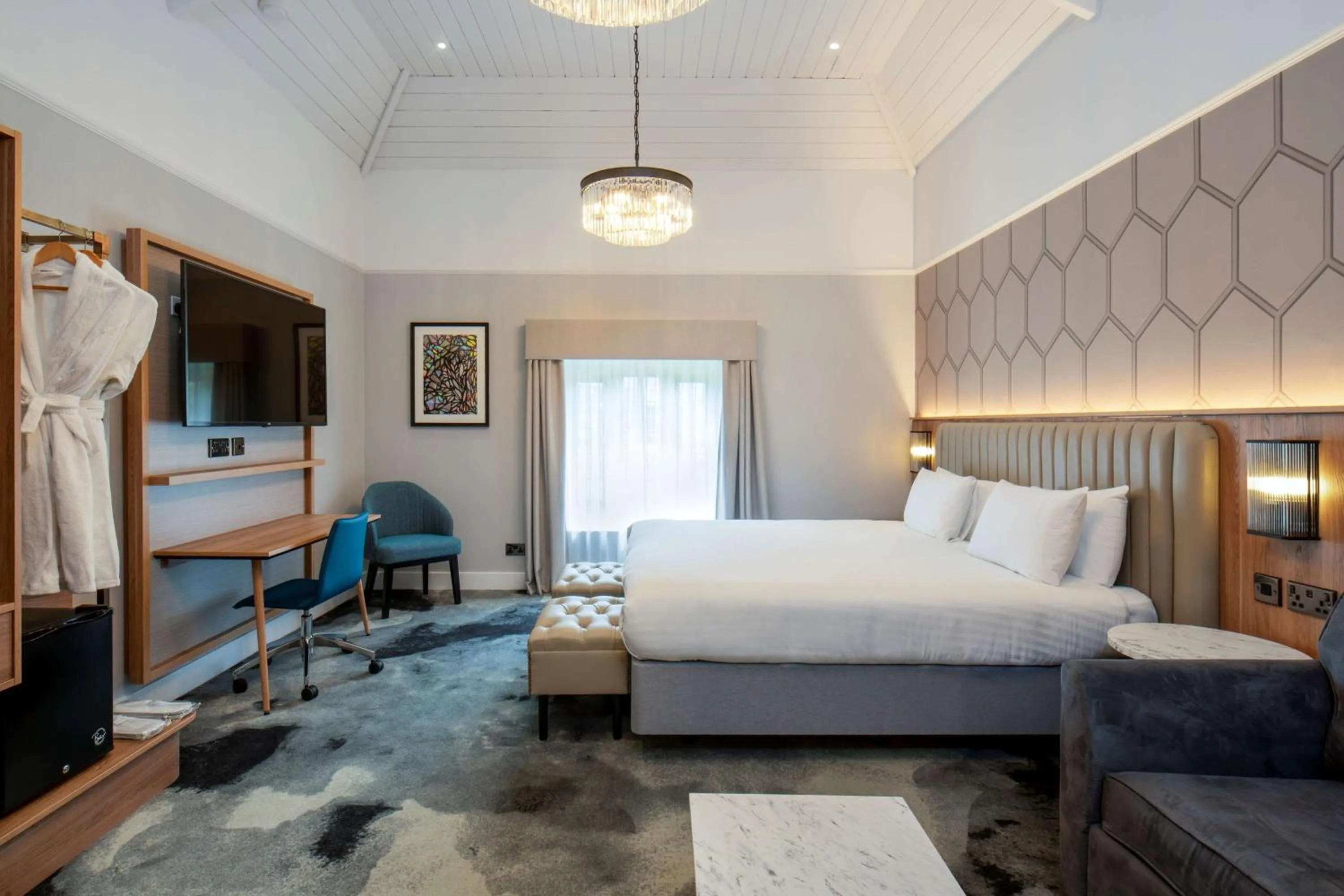 Bedroom, Bed in London Chigwell Prince Regent Hotel, BW Signature Collection