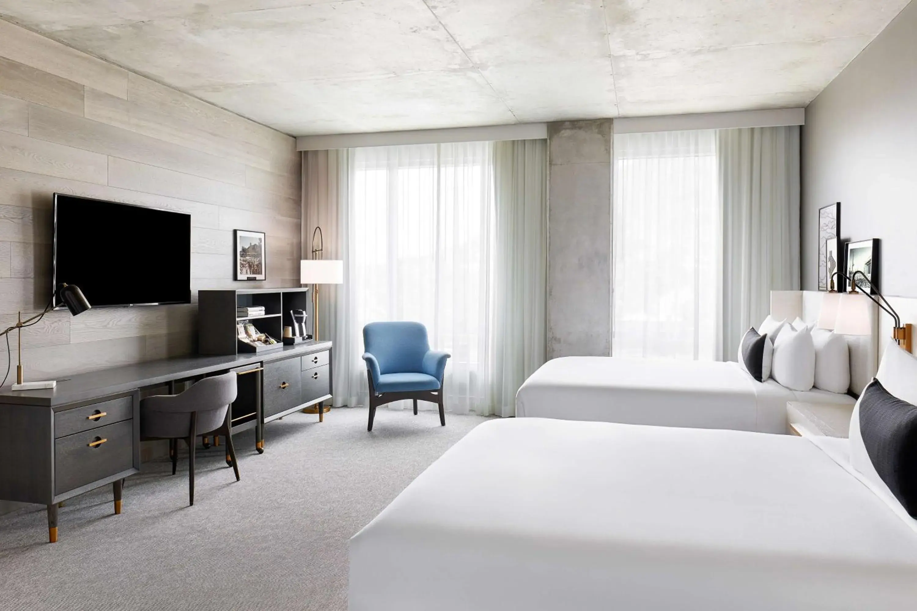 Accessible Signature Deluxe Queen in Mountain Shadows Resort Scottsdale Accessible Signature Deluxe Queen in Mountain Shadows Resort Scottsdale