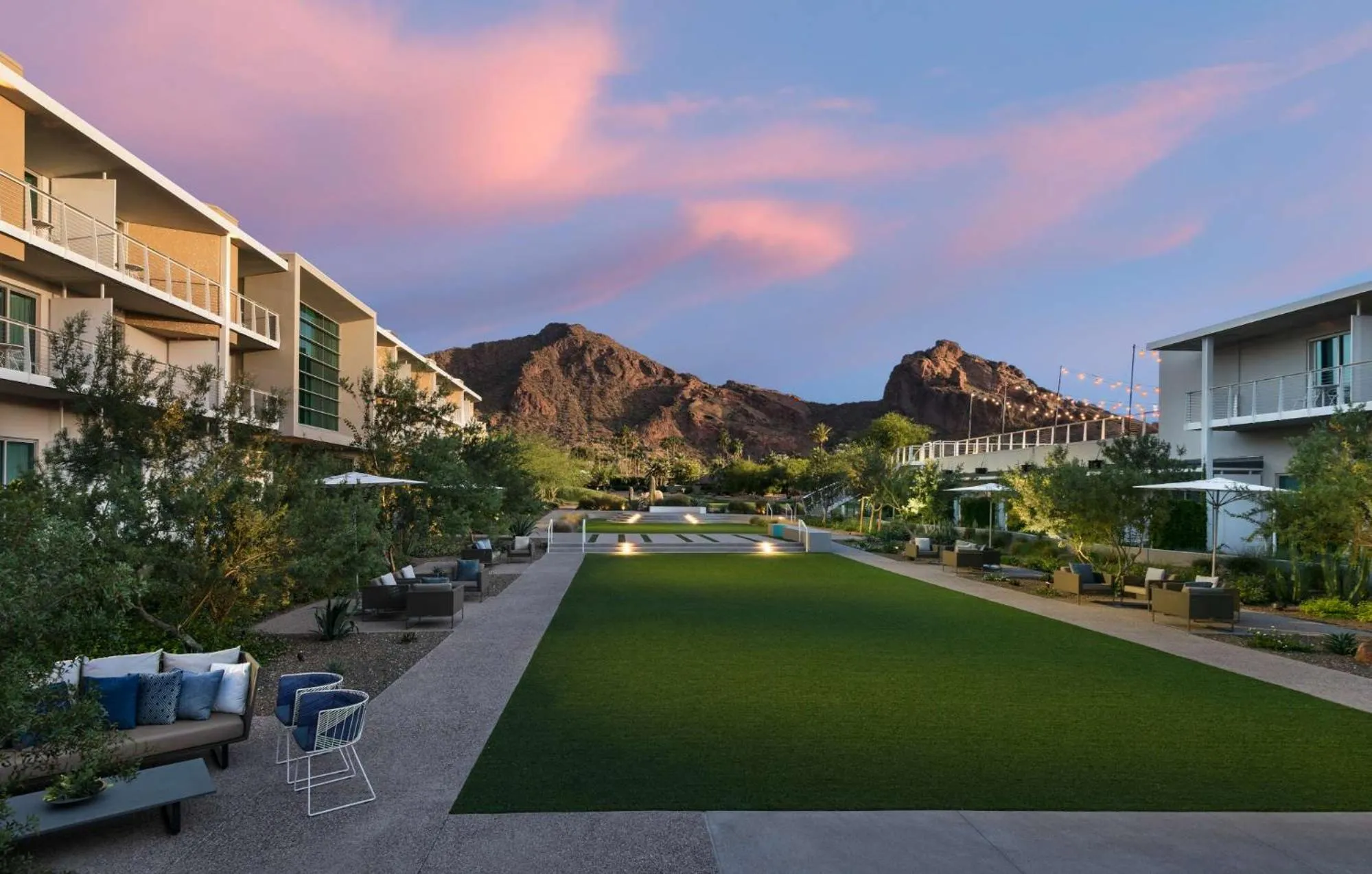 Property building in Mountain Shadows Resort Scottsdale