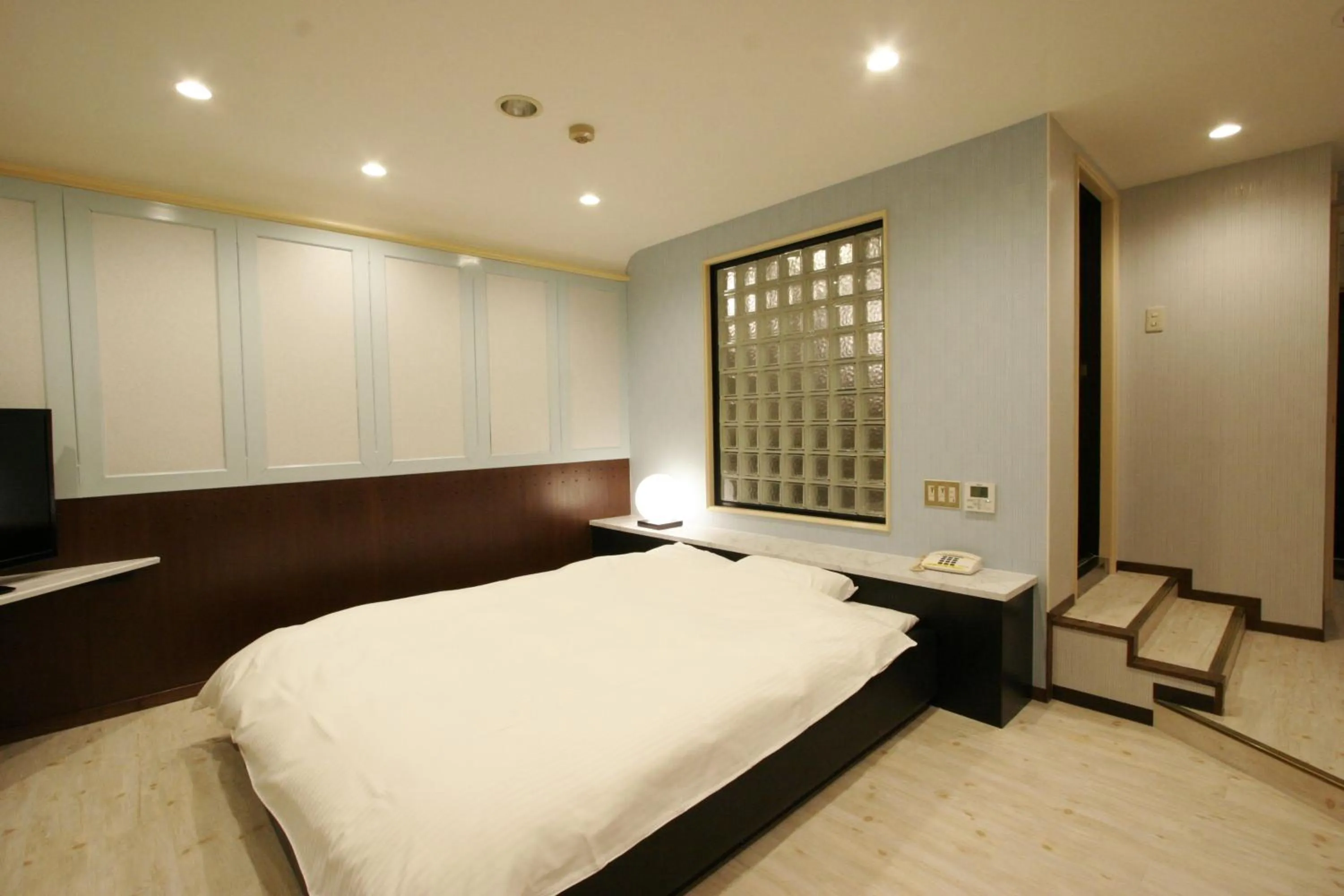 Photo of the whole room, Bed in Noa Hotel Toyotaminami (Adult Only)