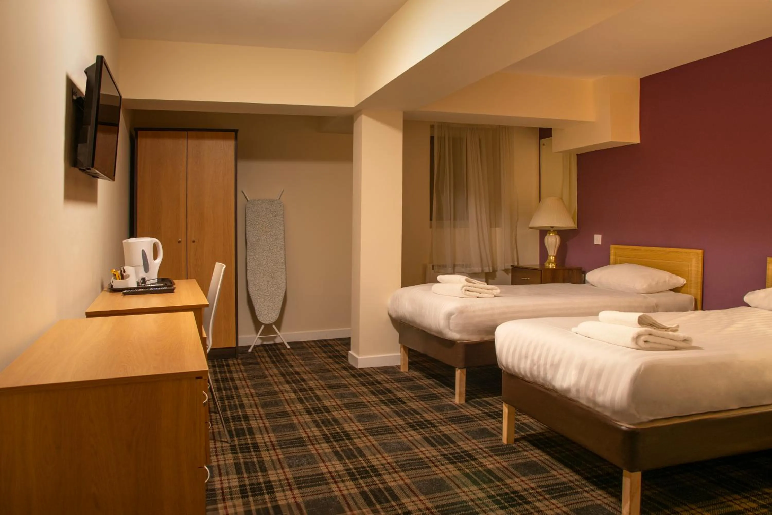 Bed in Britannia Edinburgh Hotel