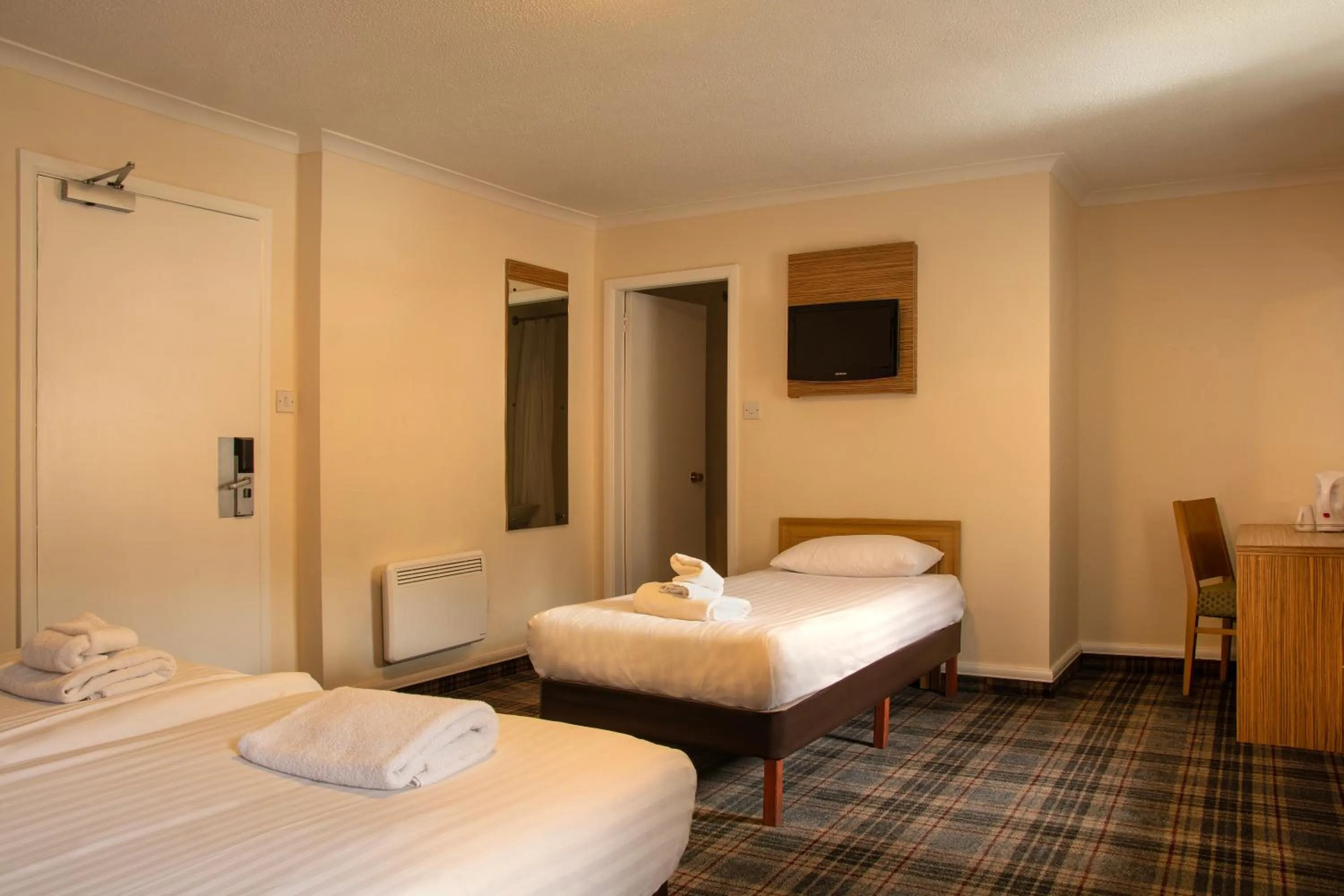 Bedroom, Bed in Britannia Edinburgh Hotel