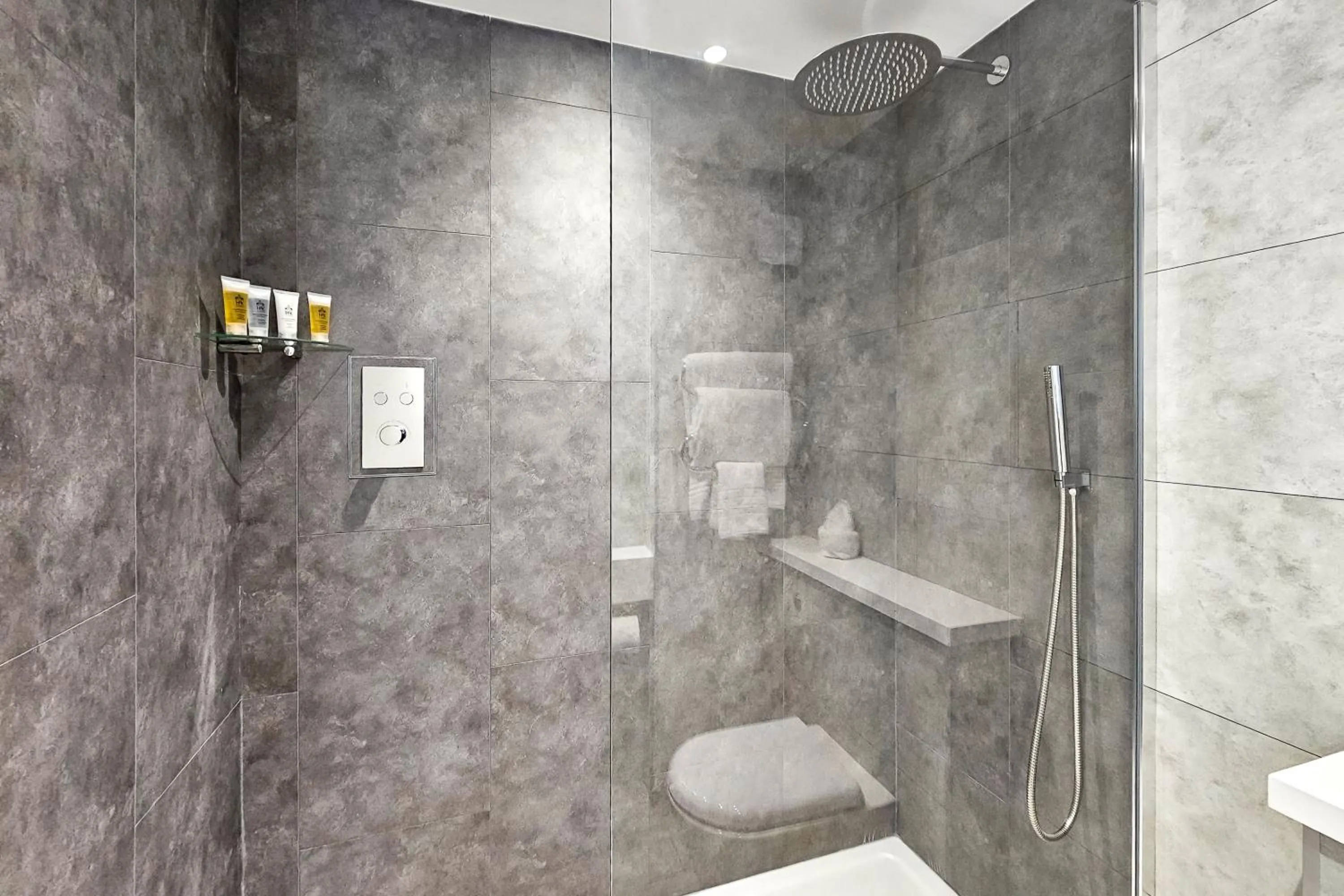 Cedar Court Bradford Hotel