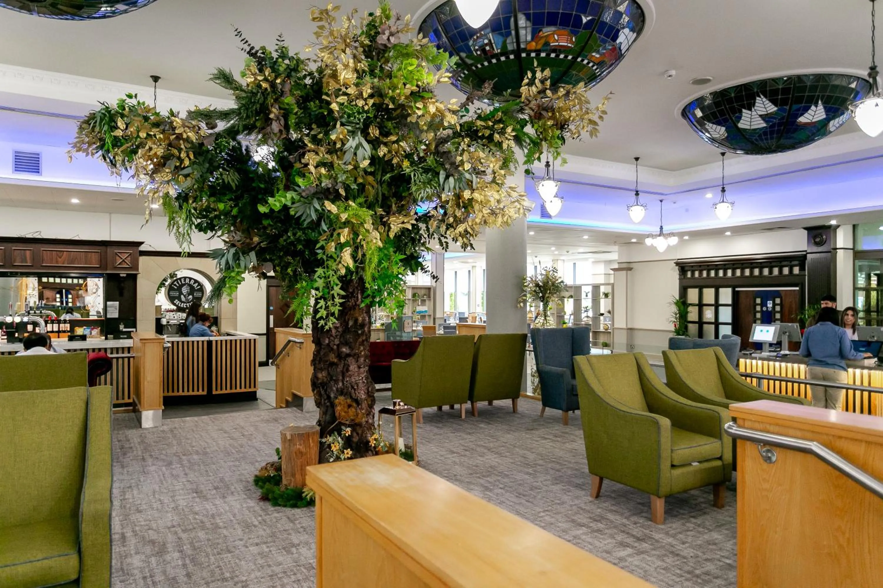 Lounge or bar in Cedar Court Bradford Hotel