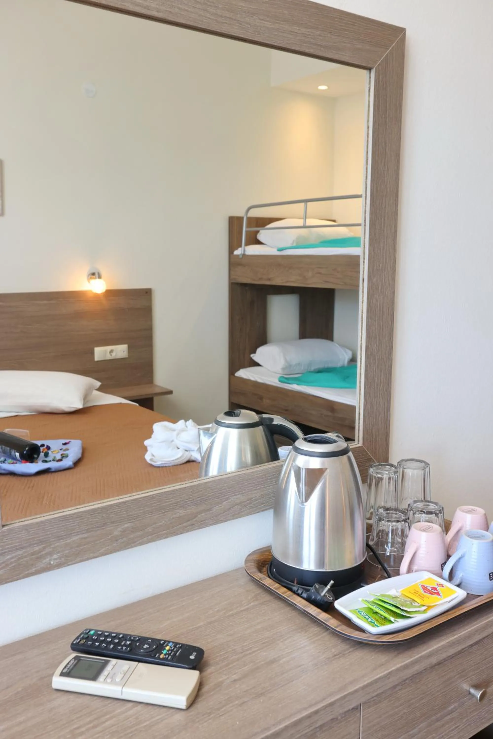 Coffee/tea facilities, Bed in Summer Beach Hotel