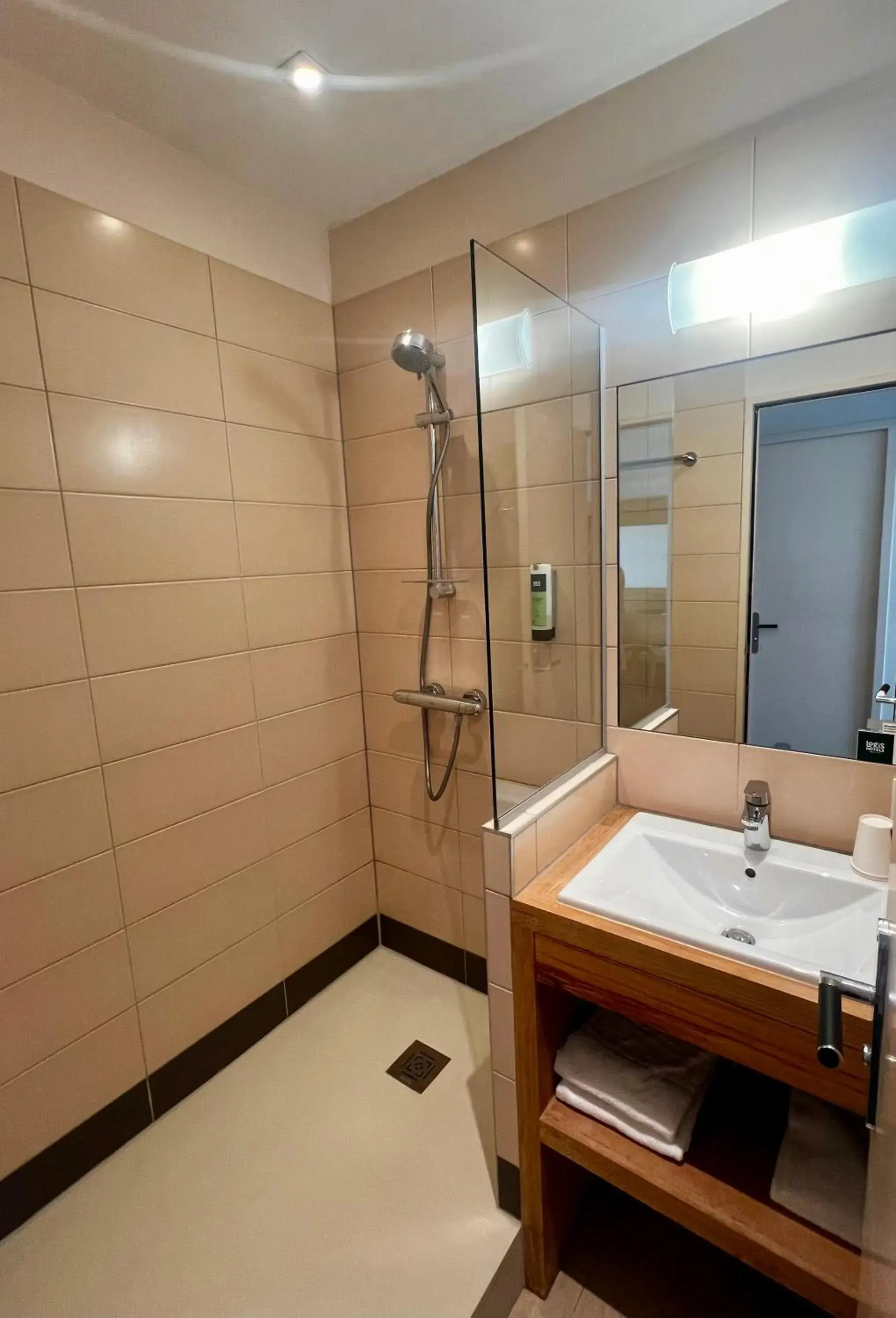 Twin Room - single occupancy in Logis Hôtel Restaurant Du Labrador Twin Room - single occupancy in Logis Hôtel Restaurant Du Labrador