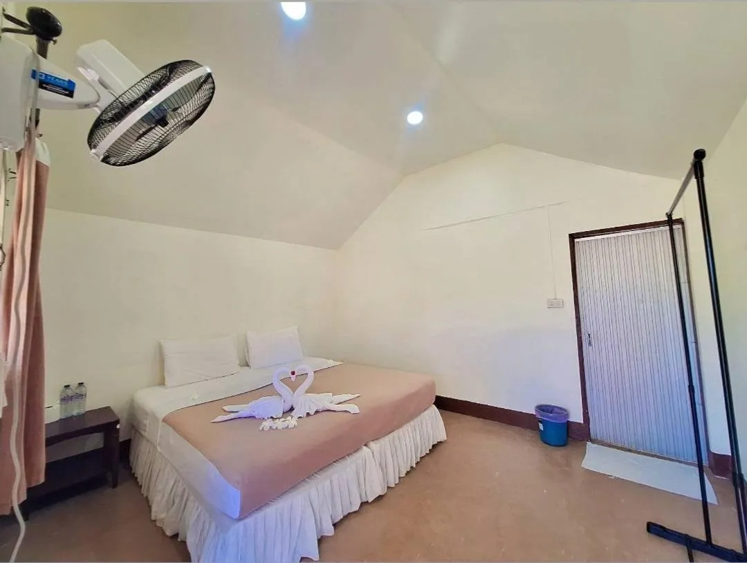 Bed in Koh Mook Rubber Tree Bungalows