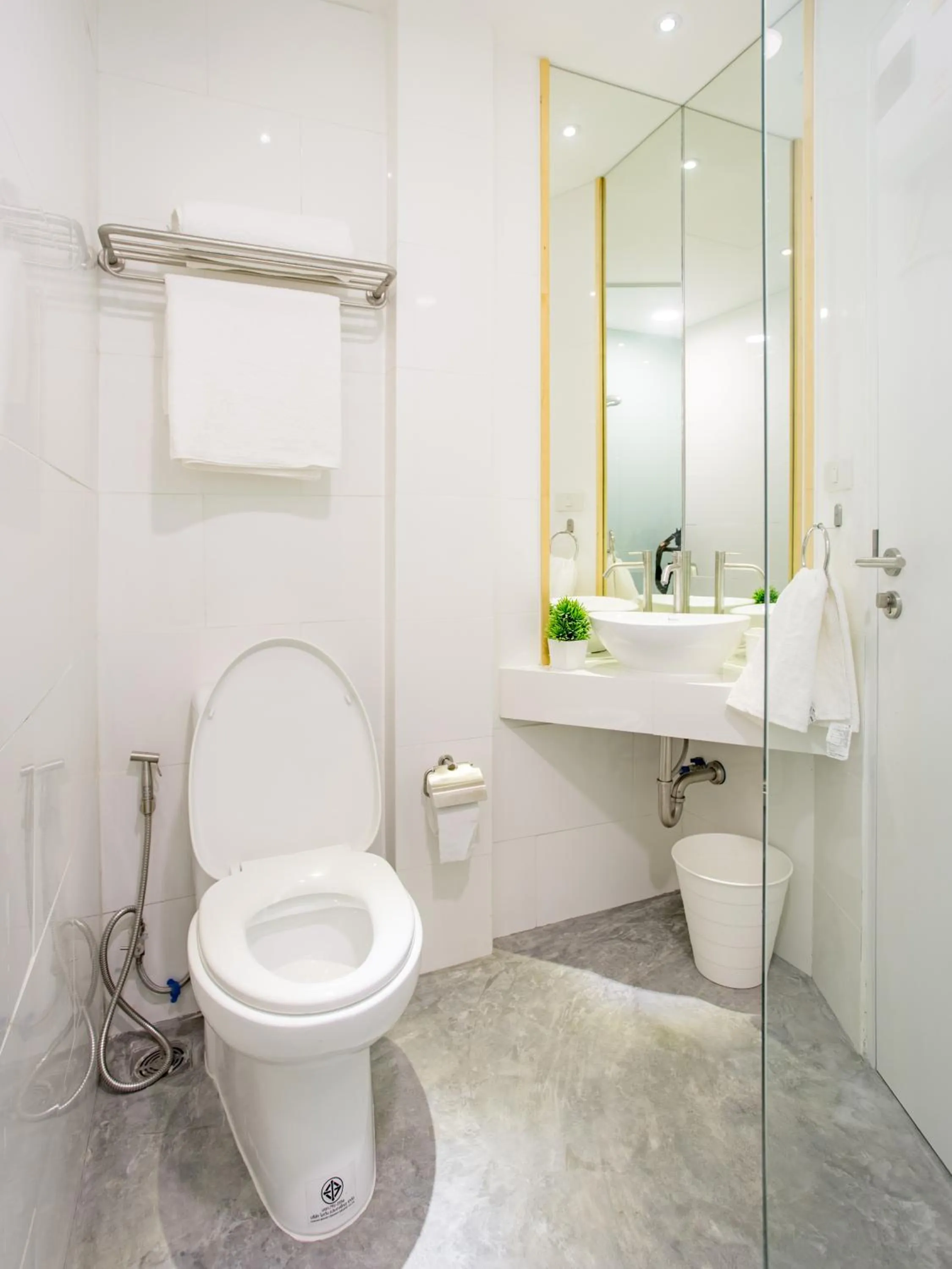 Bathroom in Norn Yaowarat Hotel