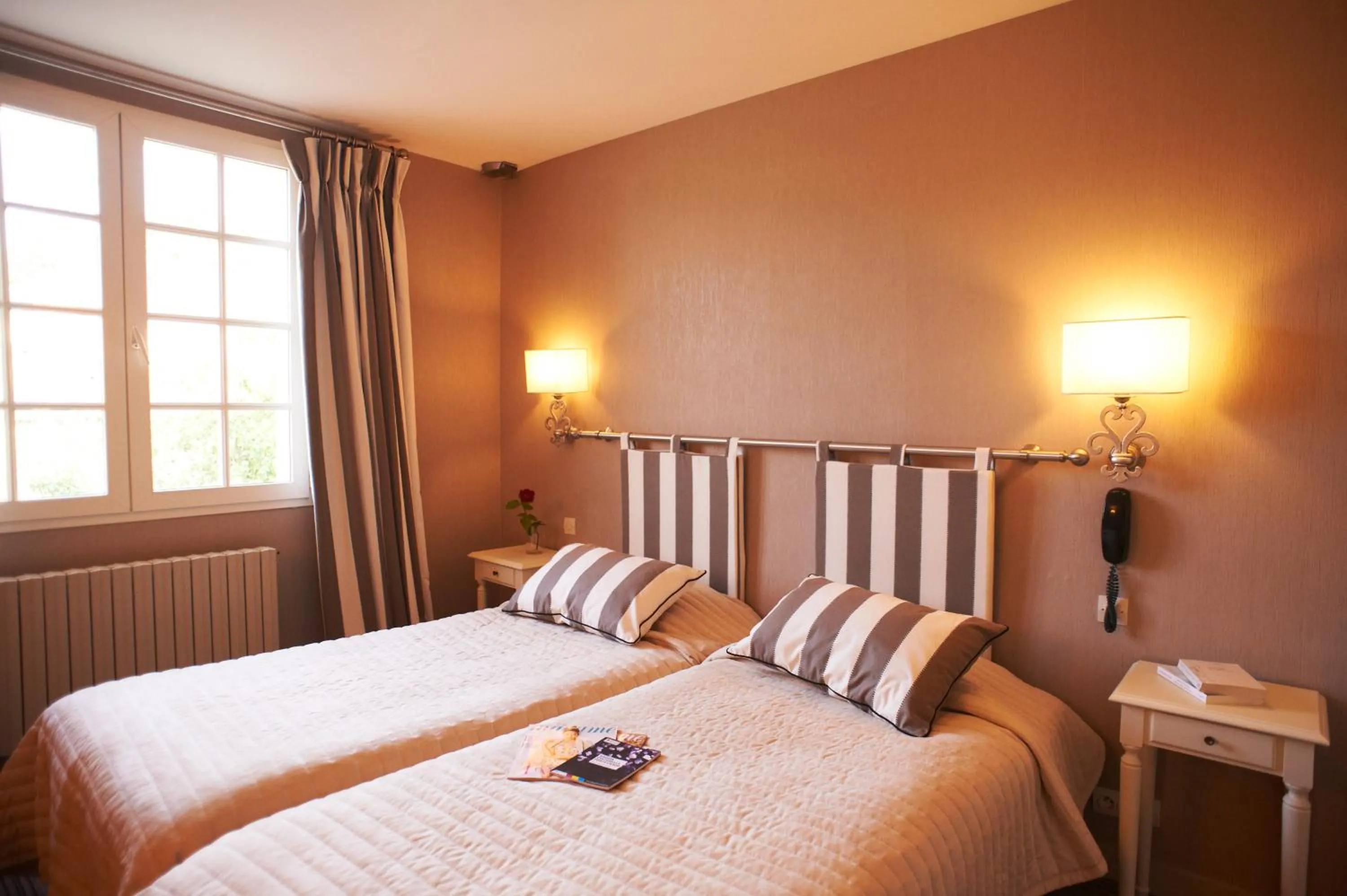 Bedroom in Hotel Spa Le Relais Du Bellay