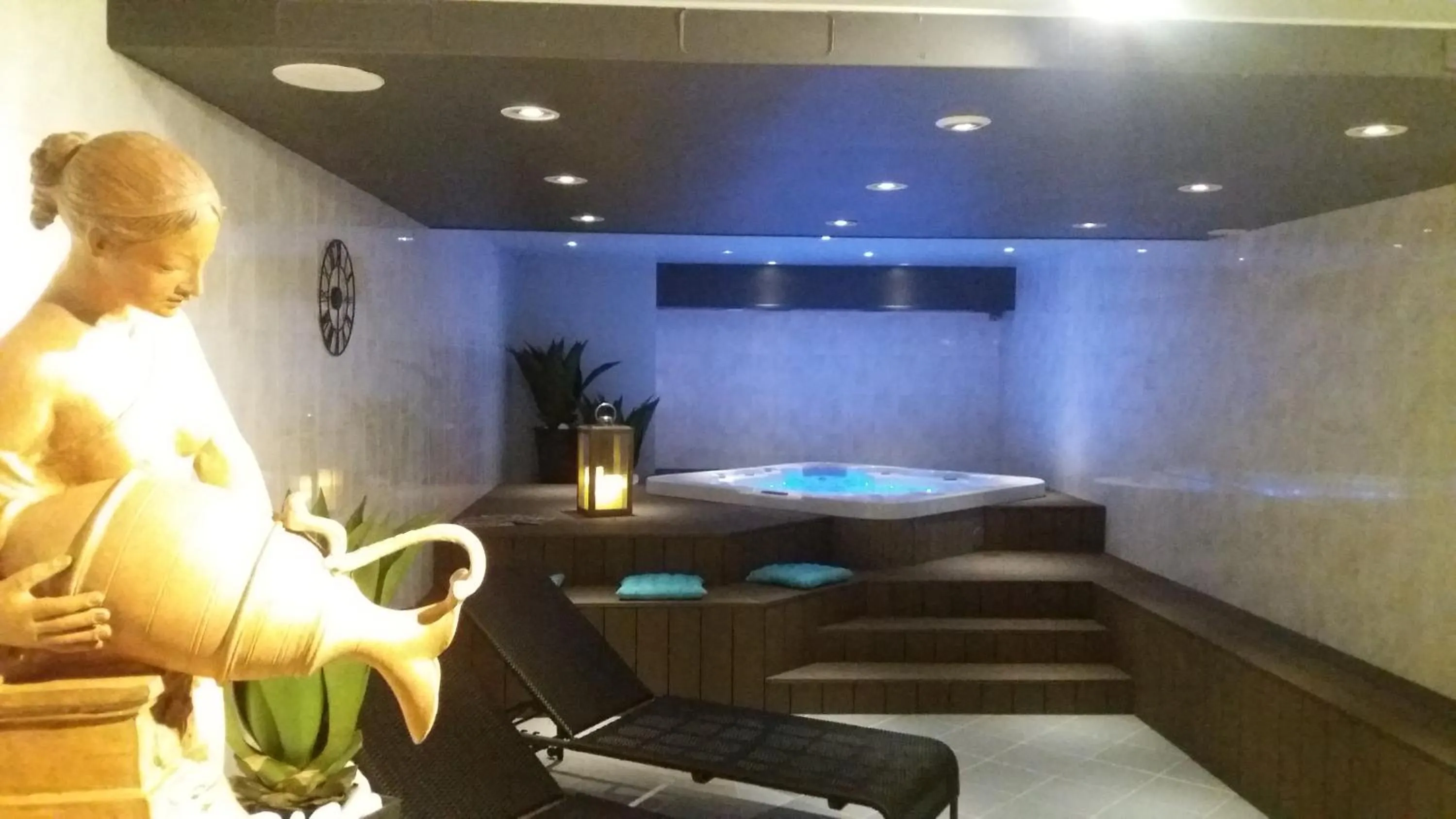 Spa and wellness centre/facilities in Hotel Spa Le Relais Du Bellay