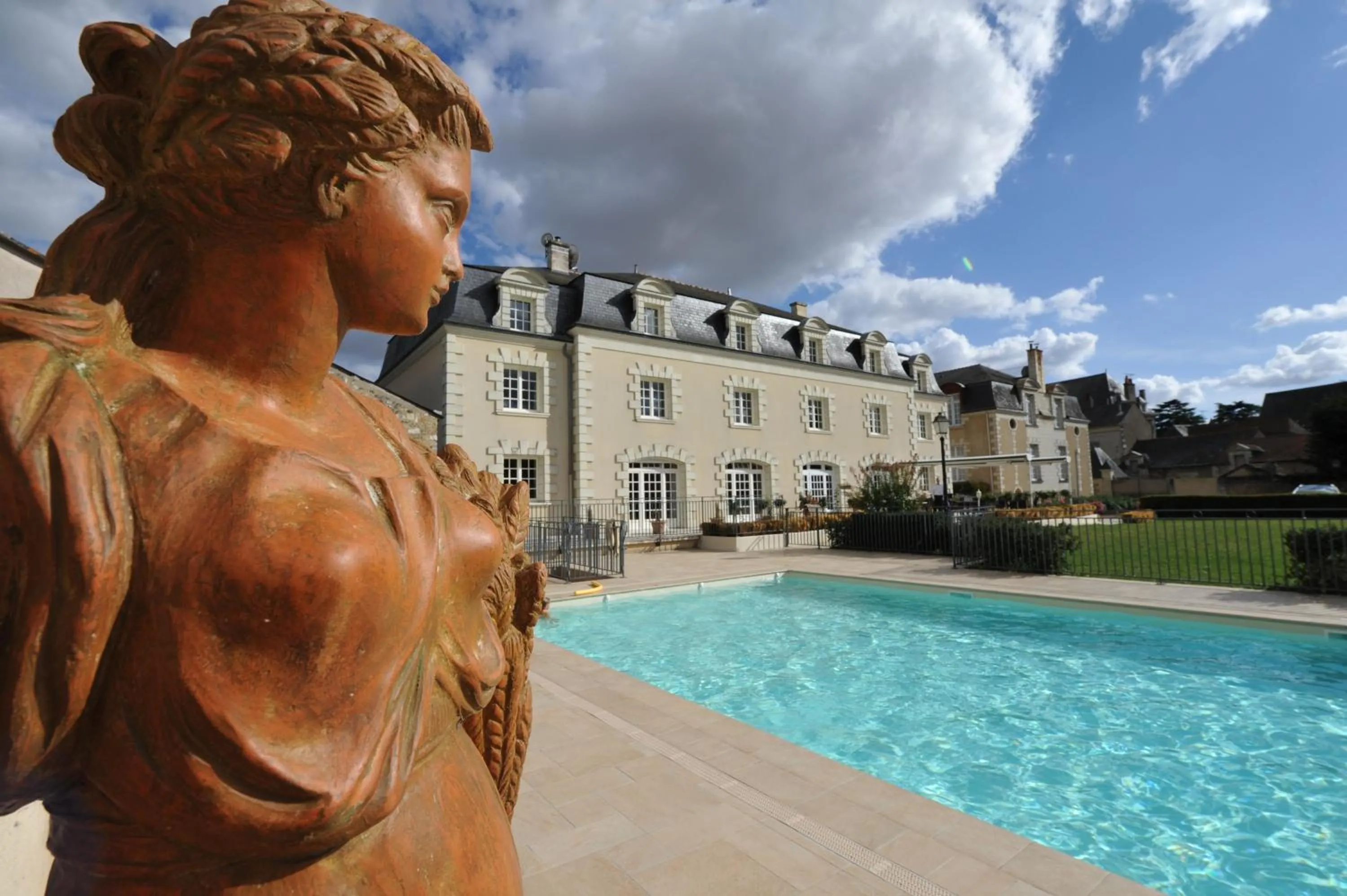 Swimming pool in Hotel Spa Le Relais Du Bellay