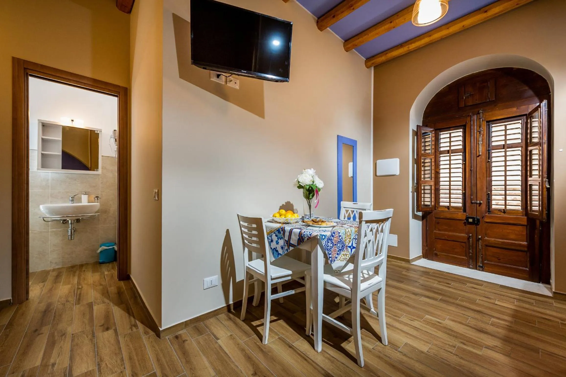 Dining area in Antico Canale