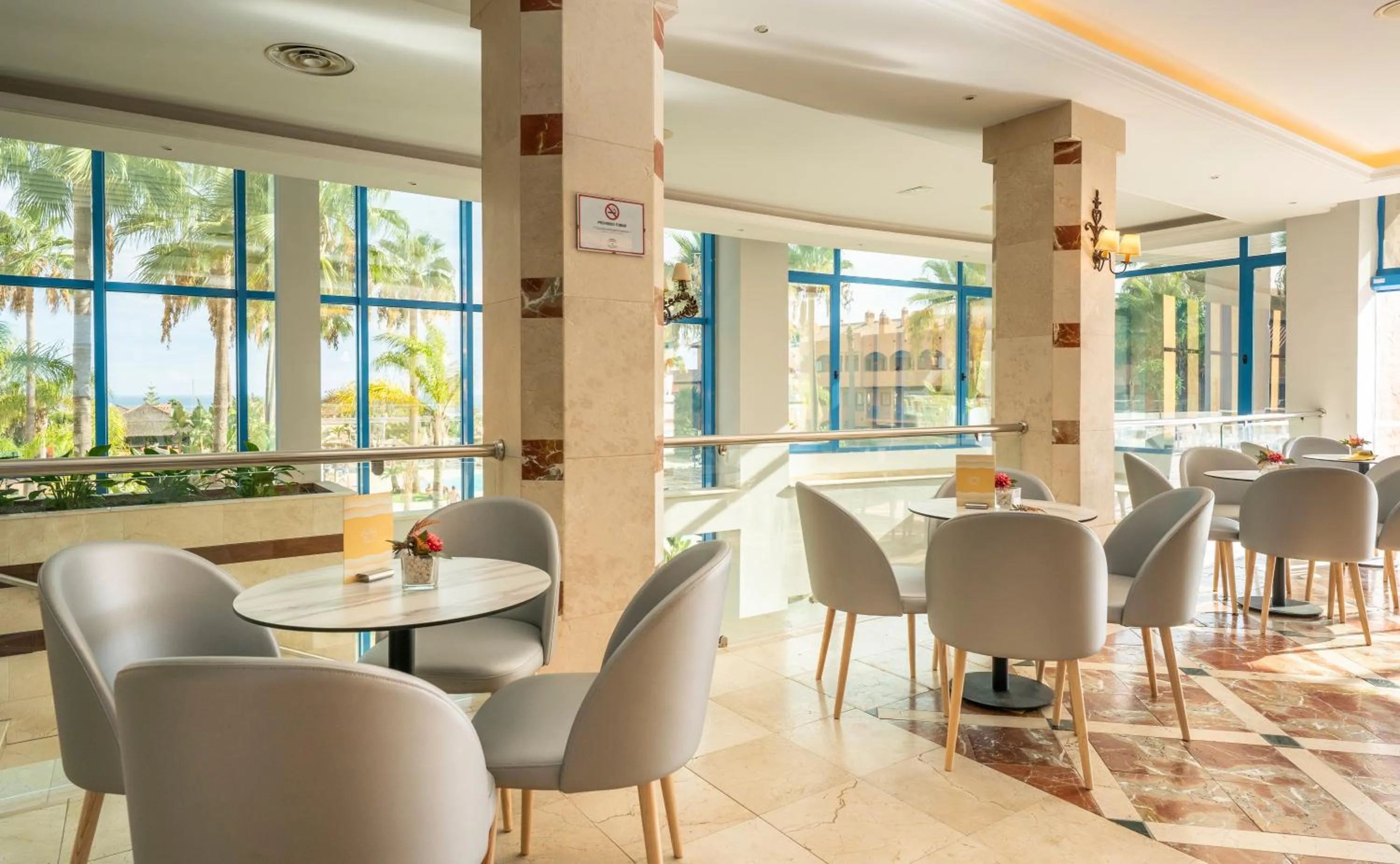 Lounge or bar in Bakour Oh Nice Costa del Sol