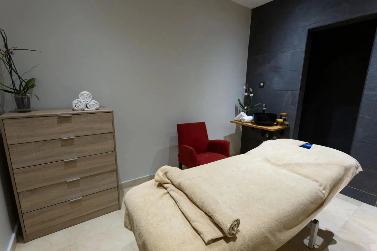 Spa and wellness centre/facilities, Bed in Hotel Oh Nice Caledonia