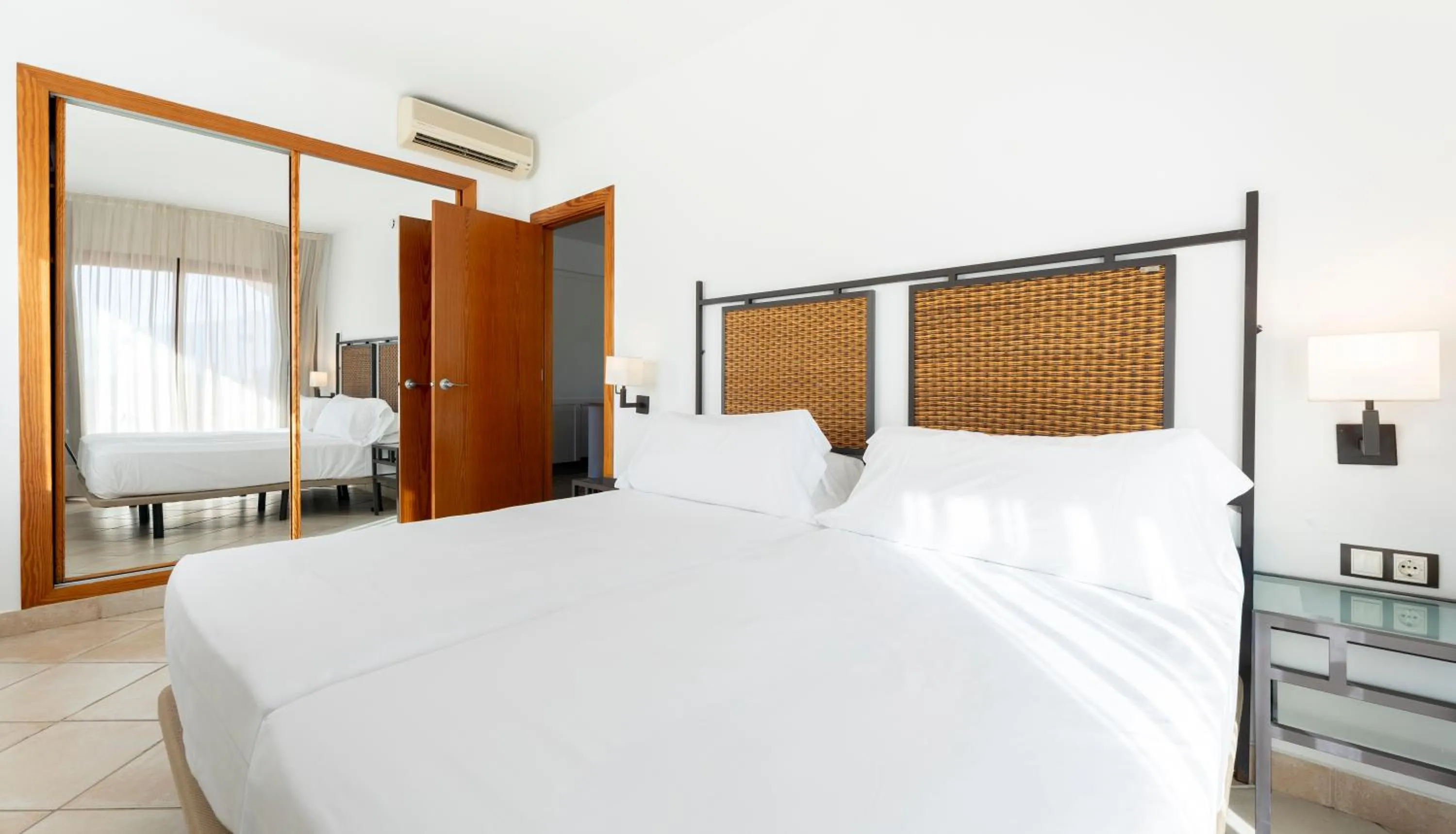 Bed in Bakour Oh Nice Costa del Sol