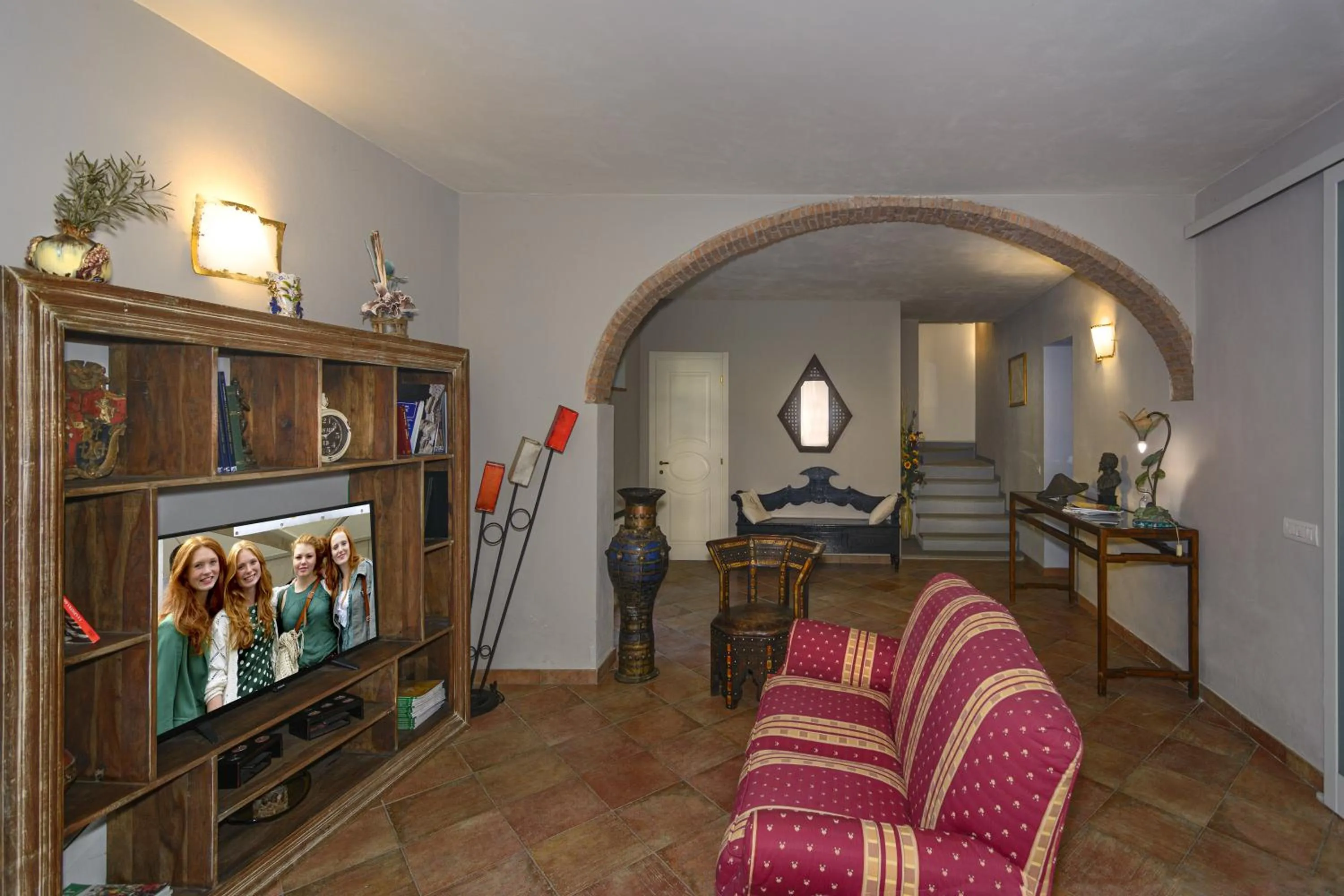 Communal lounge/ TV room in Villa Agnolaccio Residenza d'Epoca