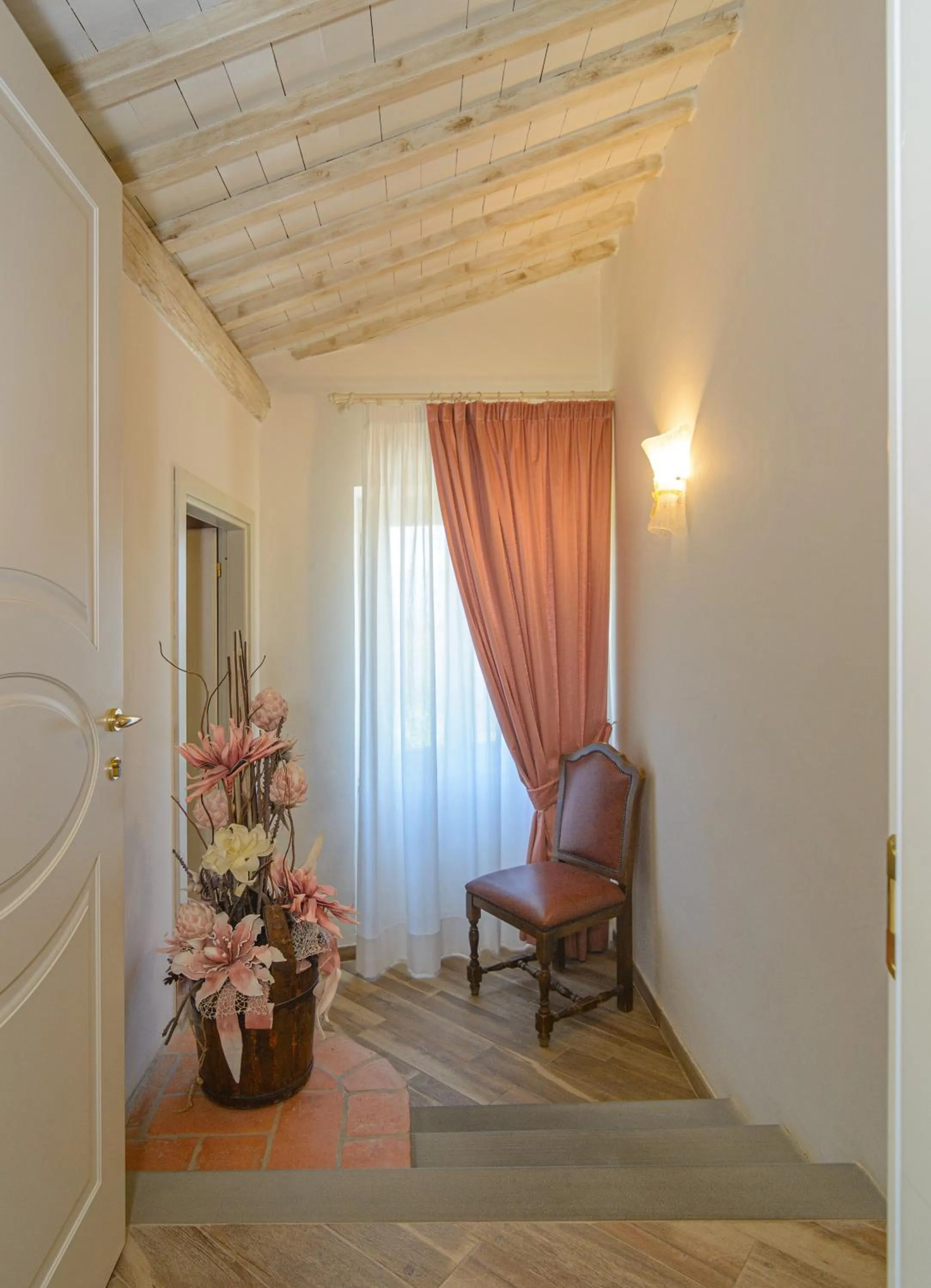 Decorative detail in Villa Agnolaccio Residenza d'Epoca