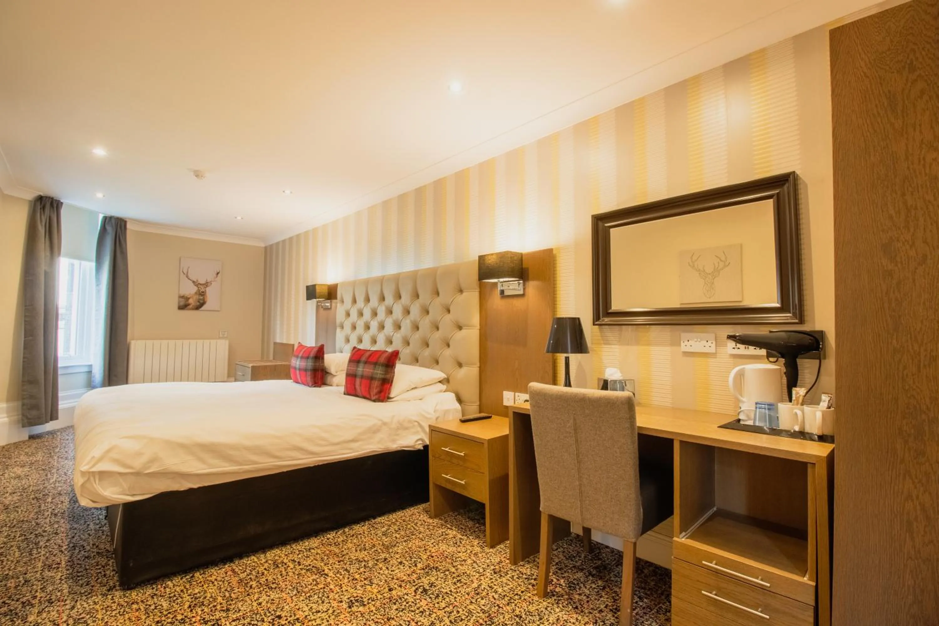 Bedroom, Bed in Ambassador Hotel