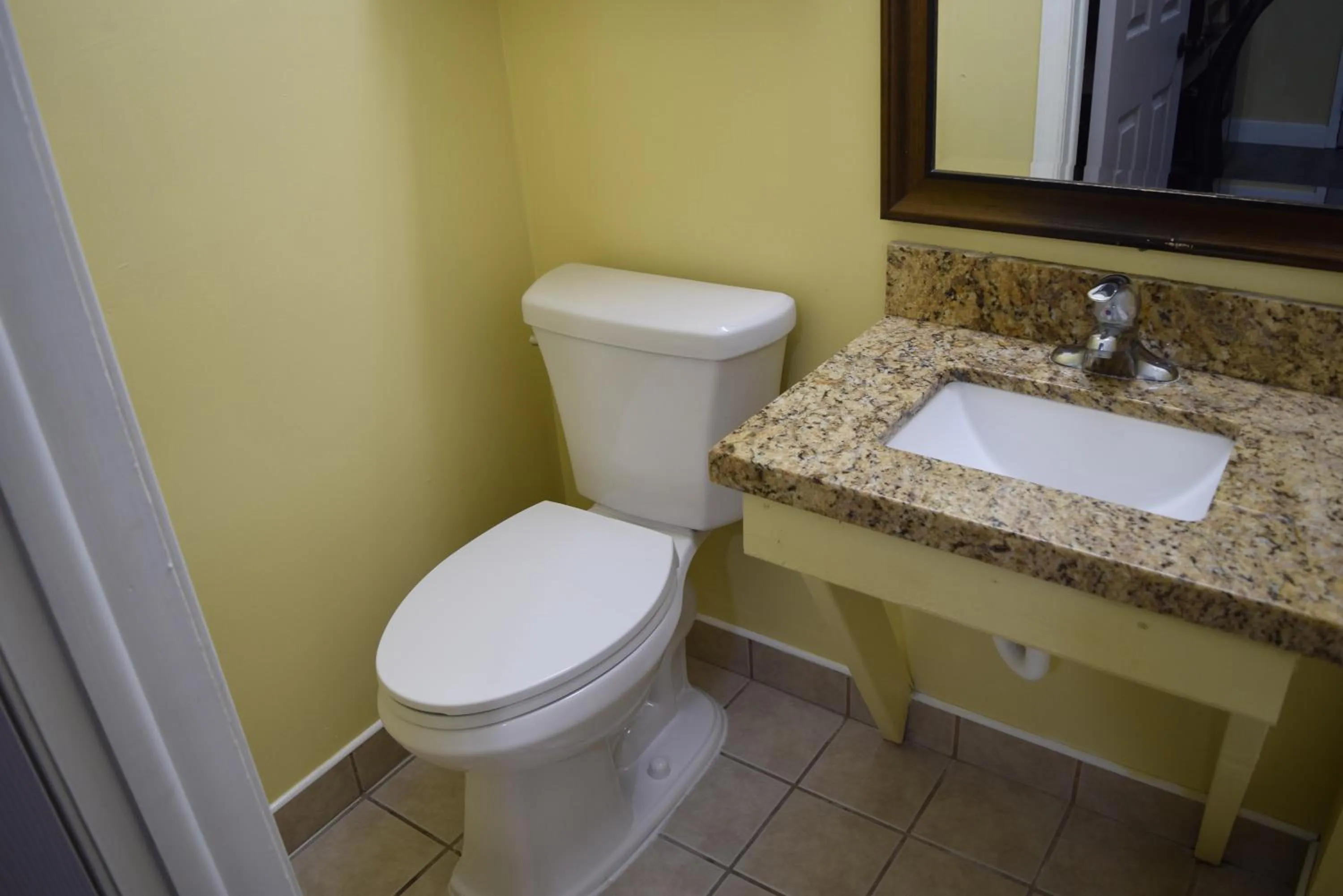 Bathroom in White Oaks Motel Pennsville/Carneys Point
