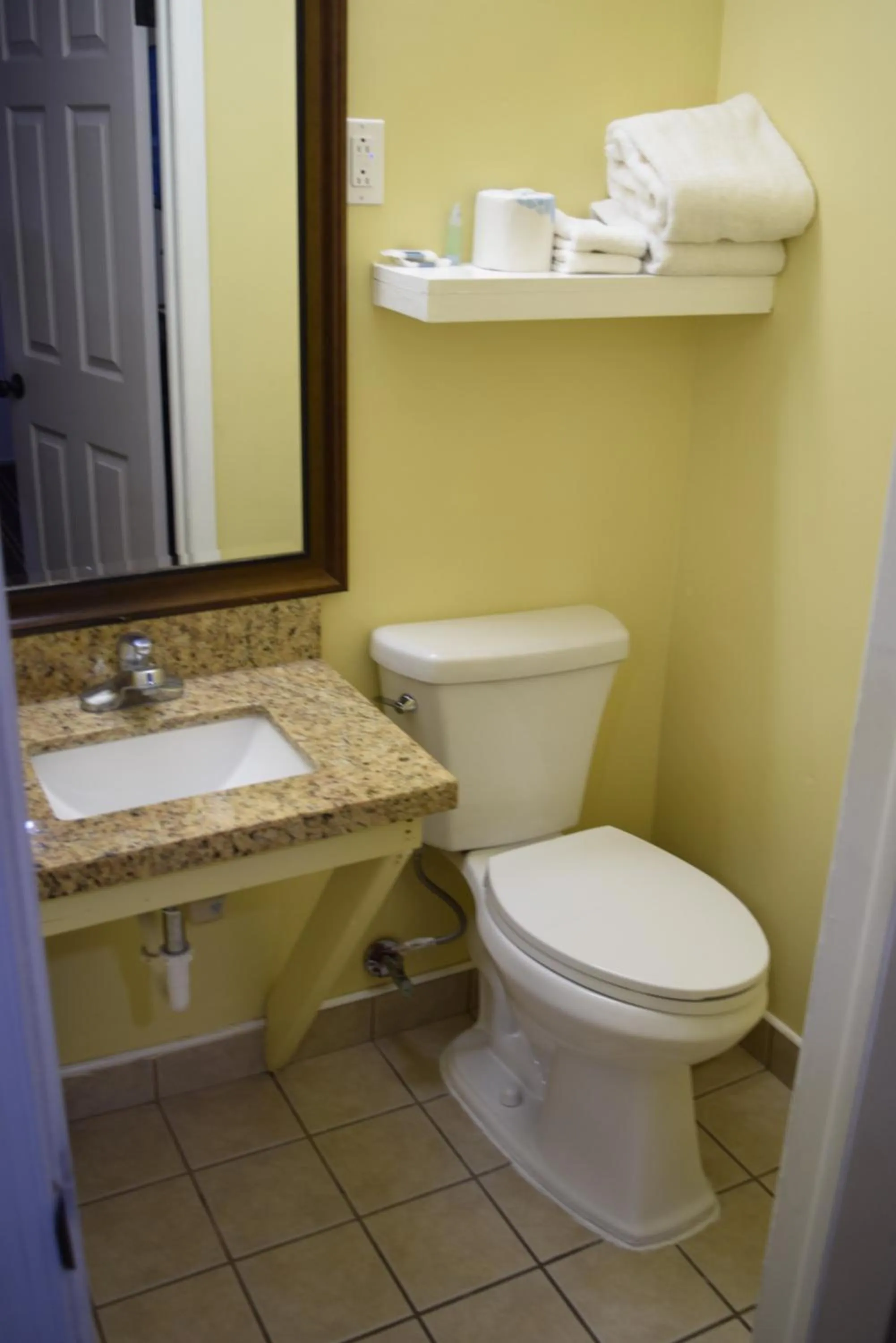 towels in White Oaks Motel Pennsville/Carneys Point