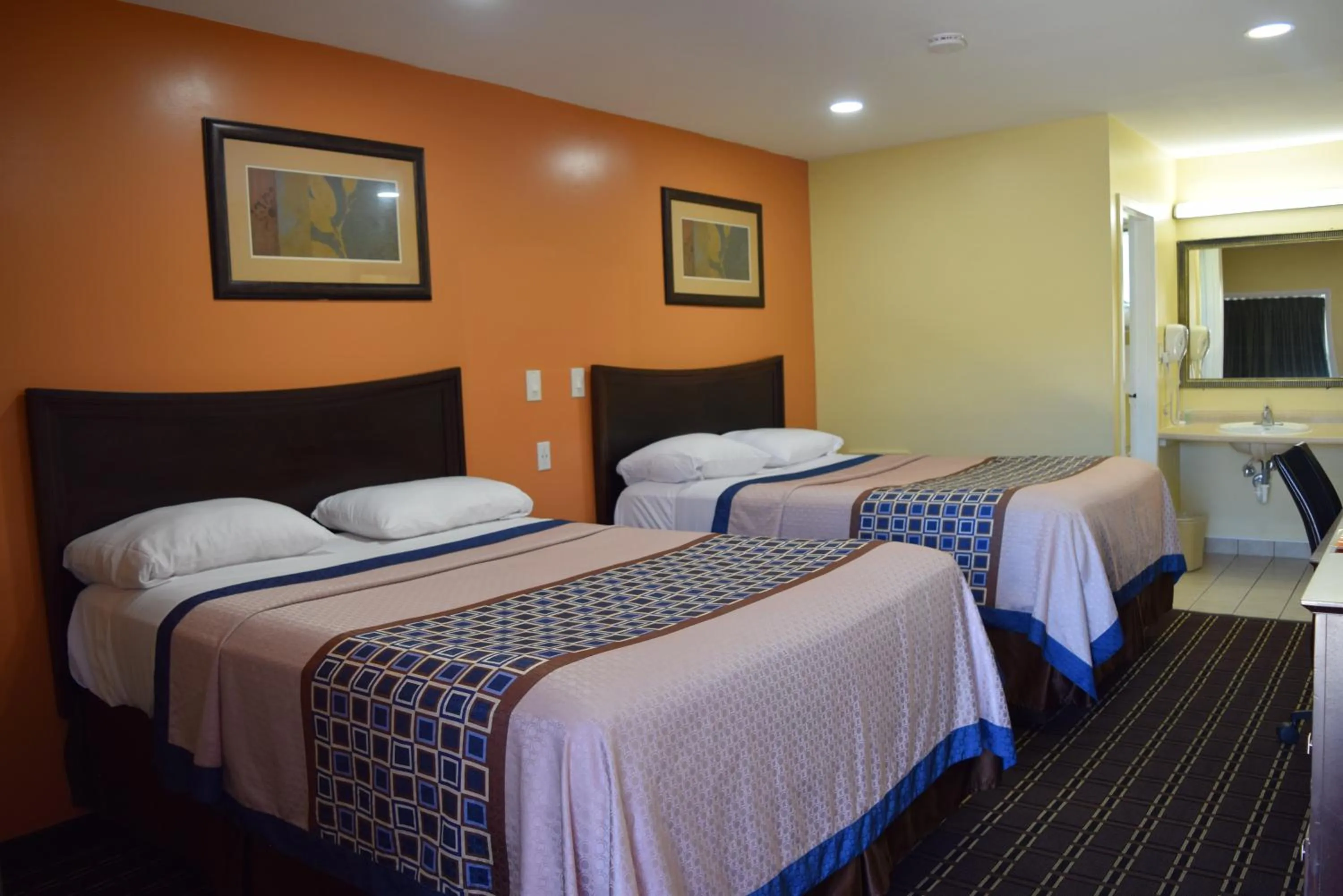 Bedroom, Bed in White Oaks Motel Pennsville/Carneys Point