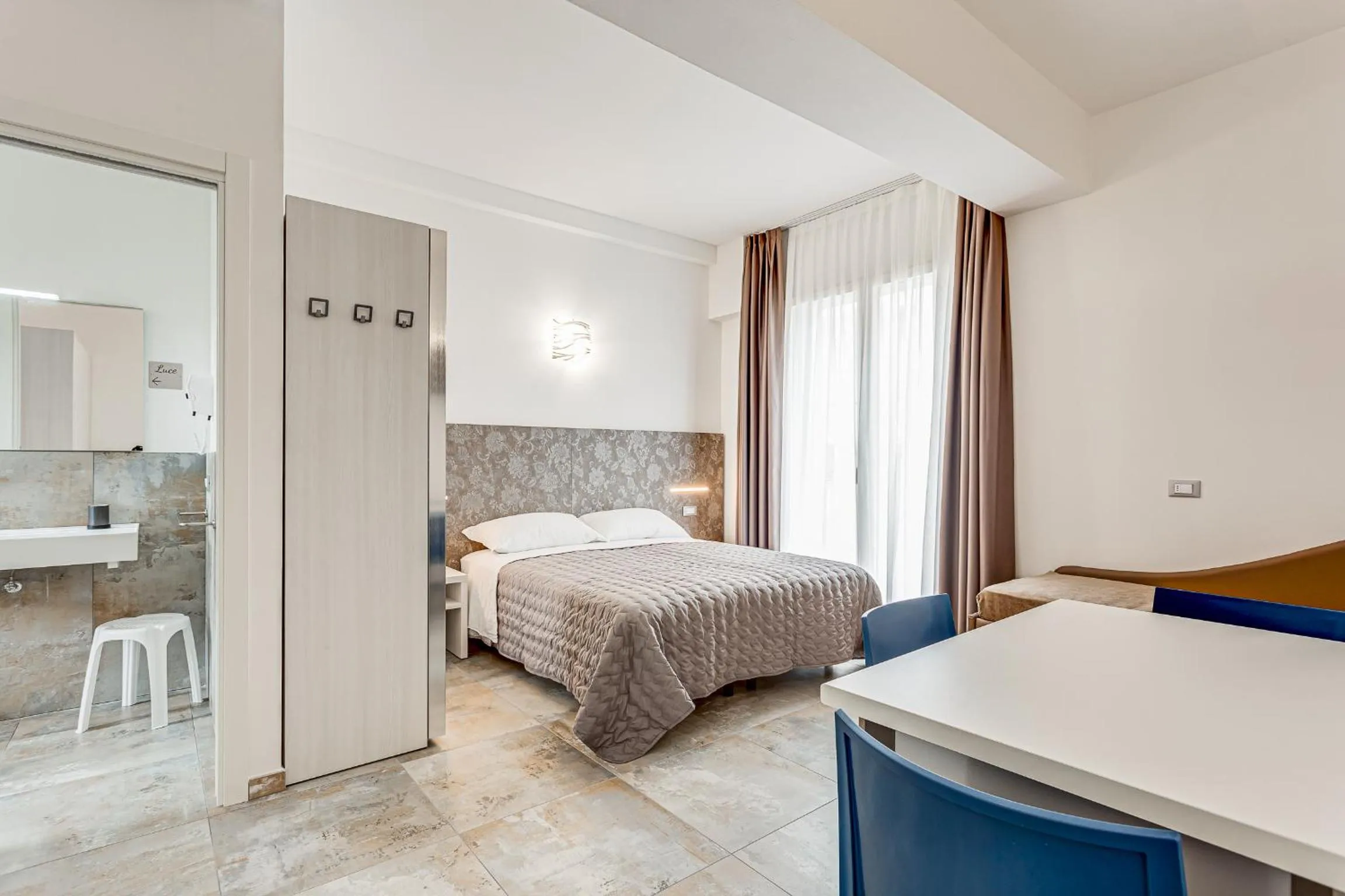 Photo of the whole room, Bed in Hotel Belturismo