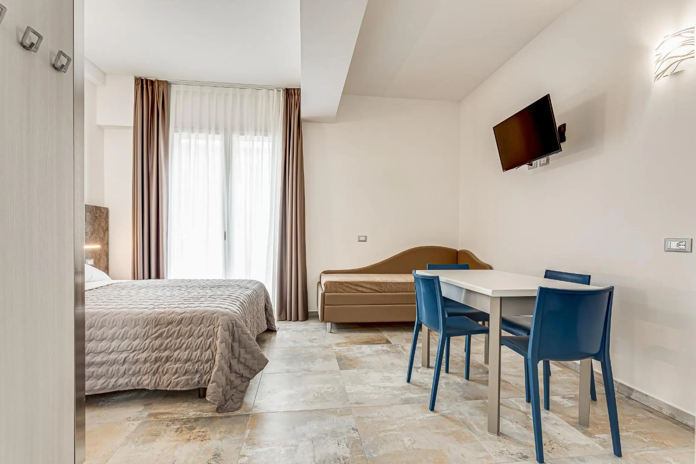 Photo of the whole room, Bed in Hotel Belturismo