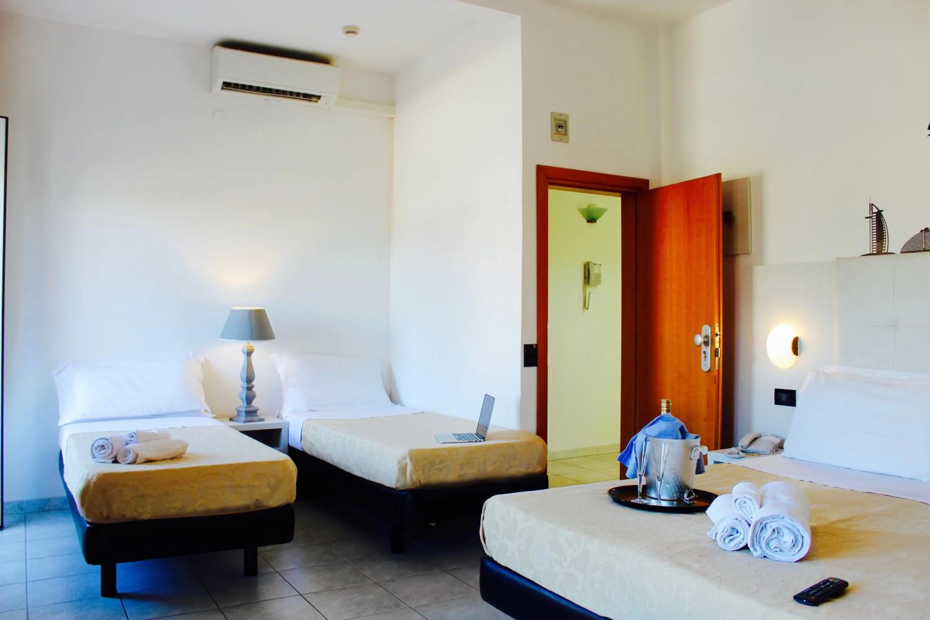 Bedroom, Bed in Hotel Marina