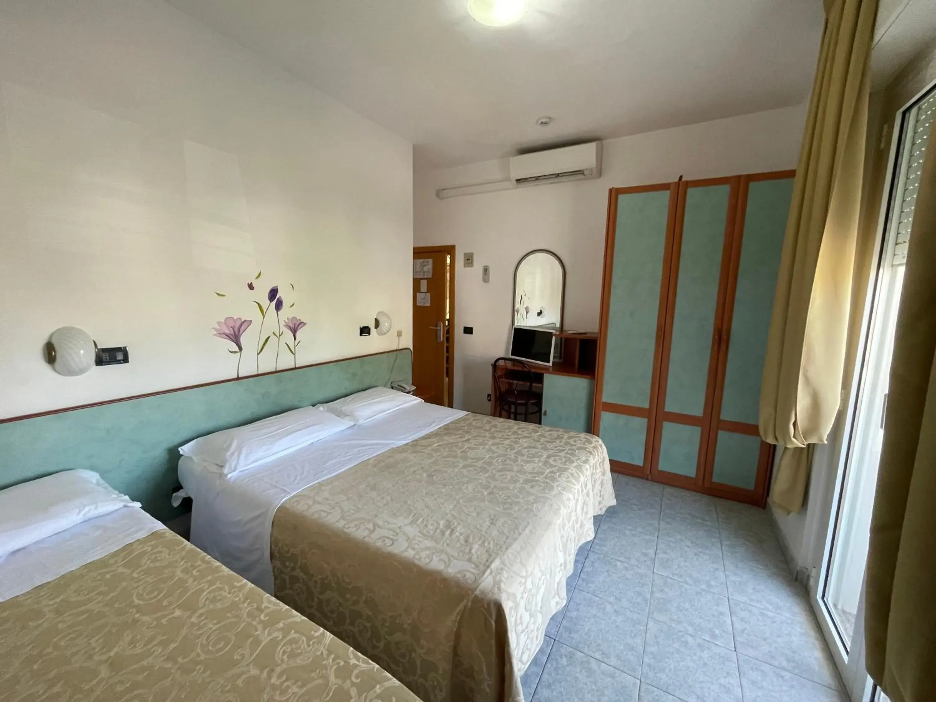 Comfort Triple Room in Hotel Marina Comfort Triple Room in Hotel Marina