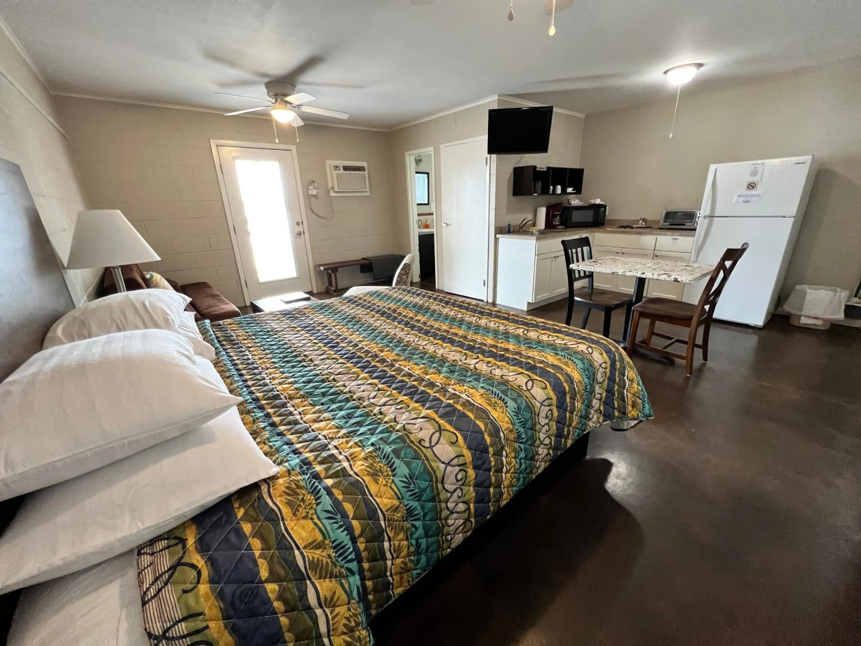 Bed in Painted Sky Inn