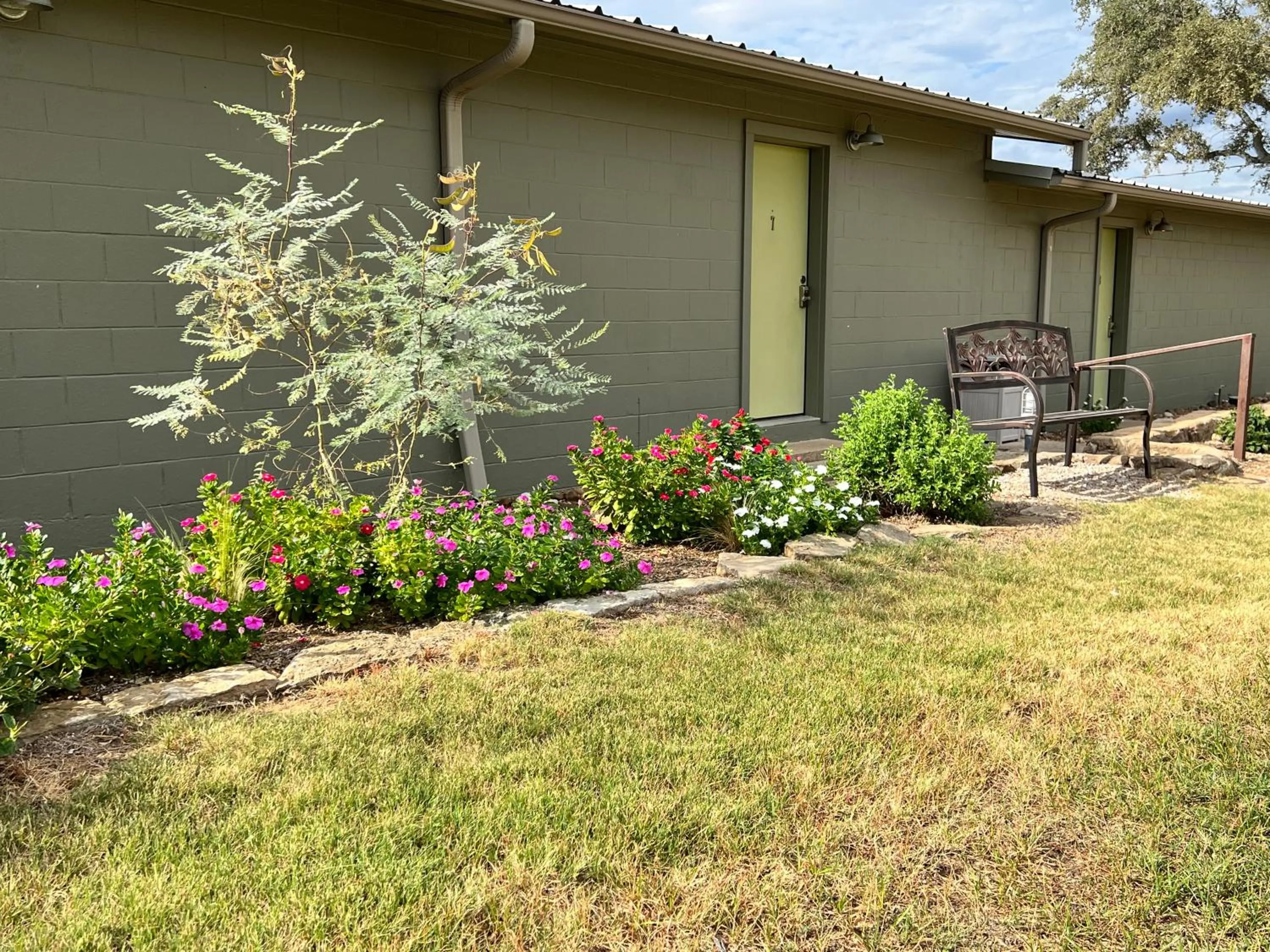Property building in Painted Sky Inn