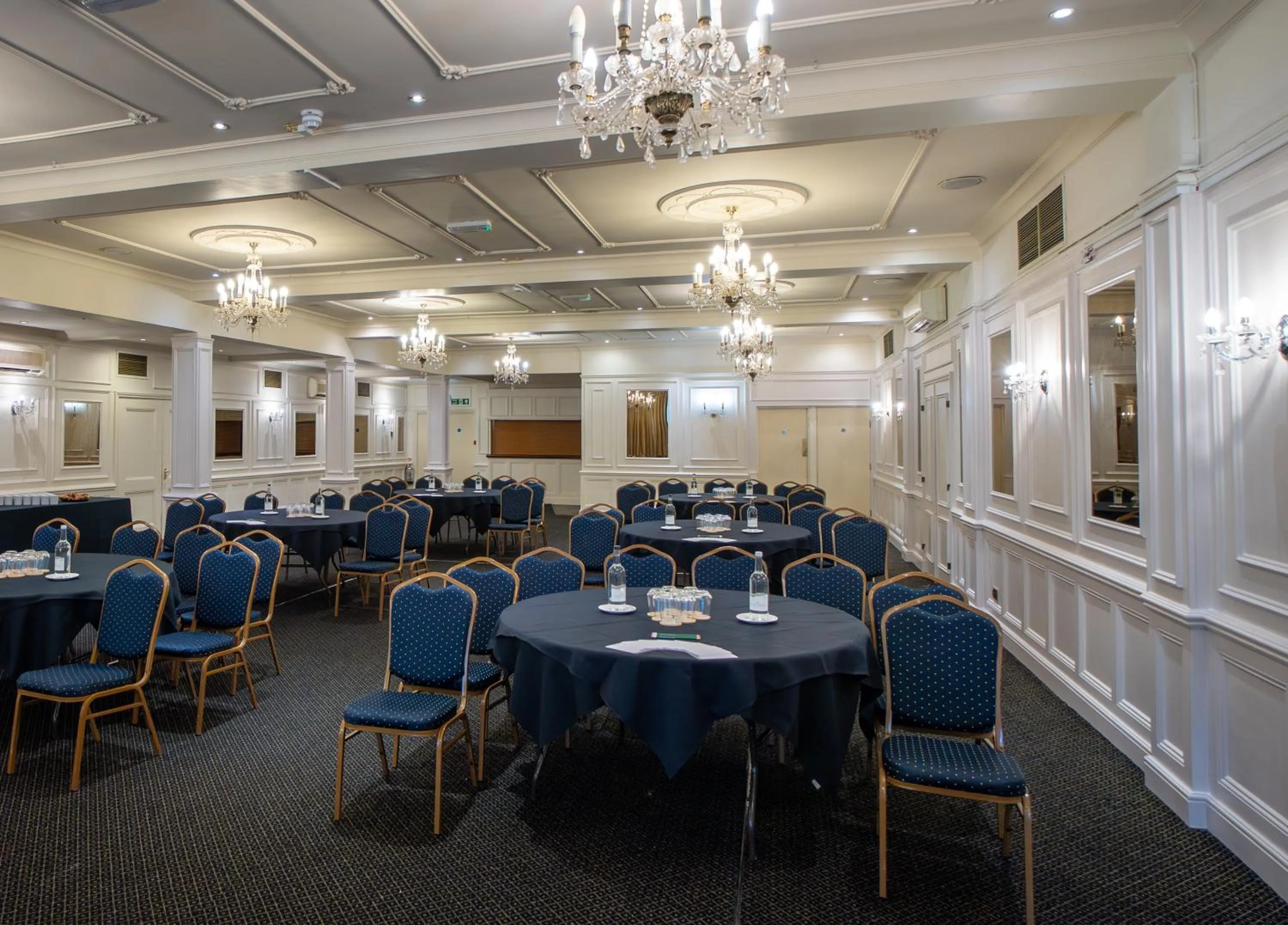 Meeting/conference room in County Hotel