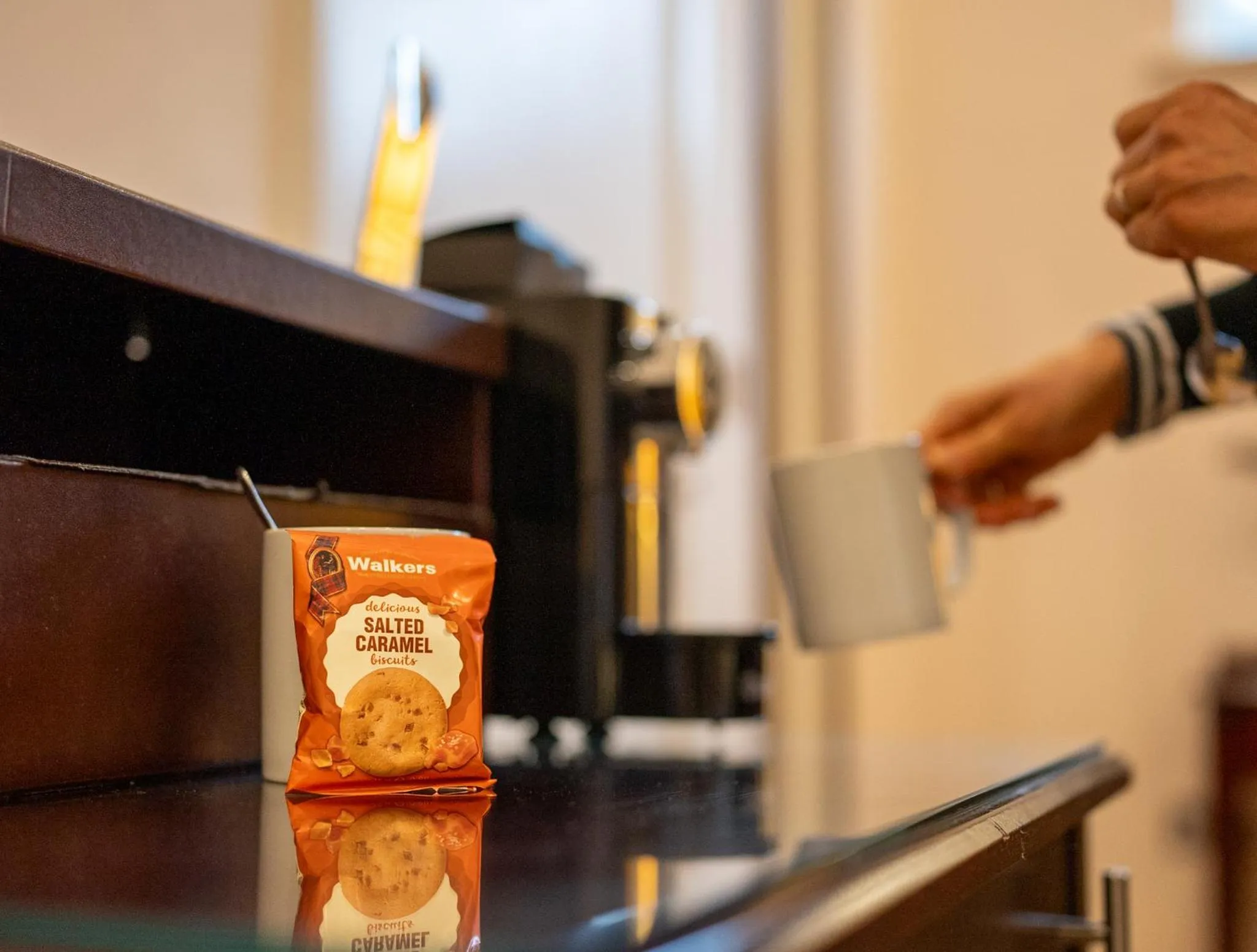 Coffee/tea facilities in County Hotel