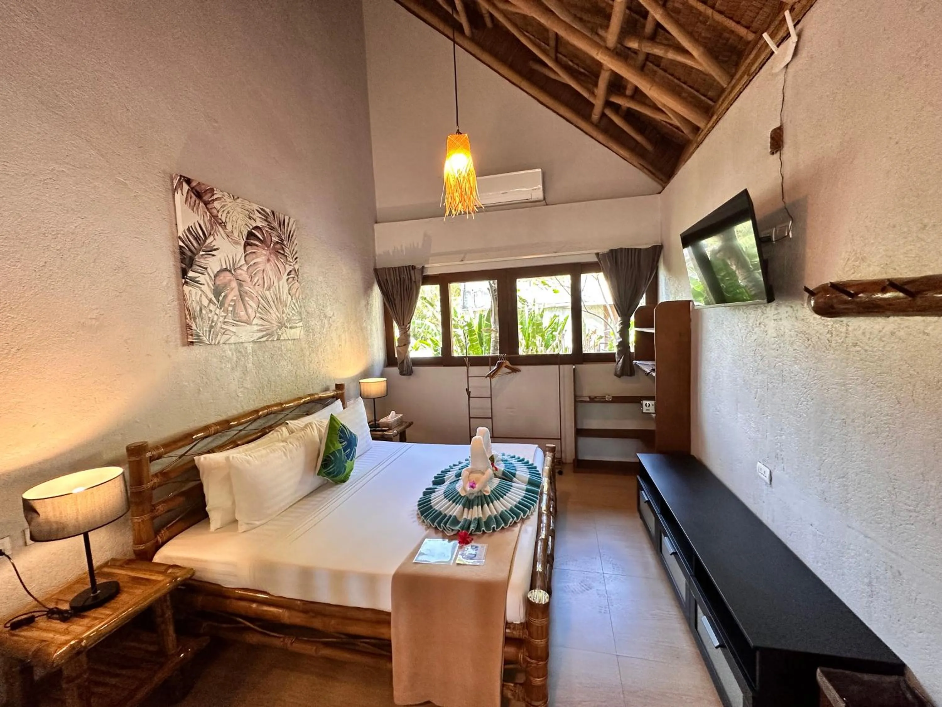 Bed in Buko Beach Resort