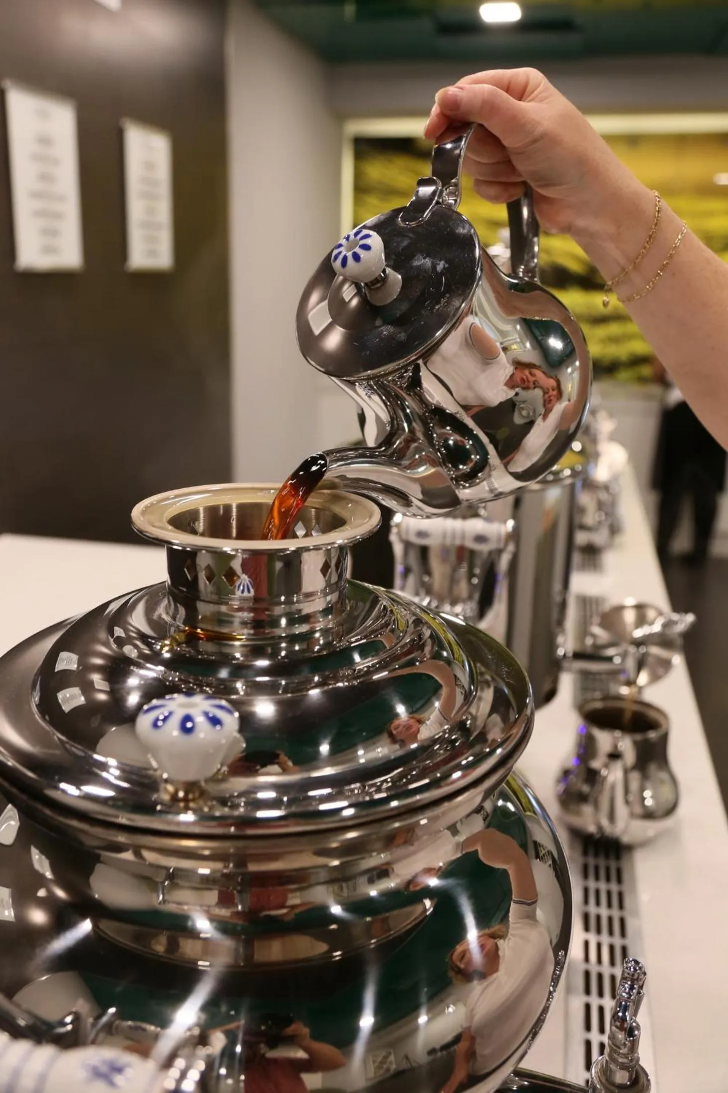 Drinks in Art Deco WOLKER by ASTORIA Hotel & Medical Spa