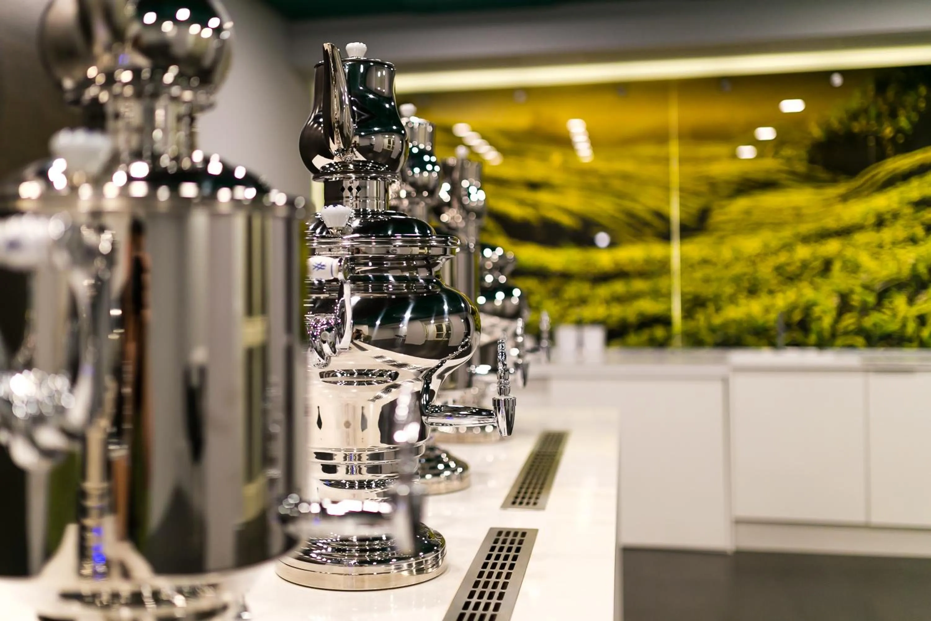 Drinks in Art Deco WOLKER by ASTORIA Hotel & Medical Spa