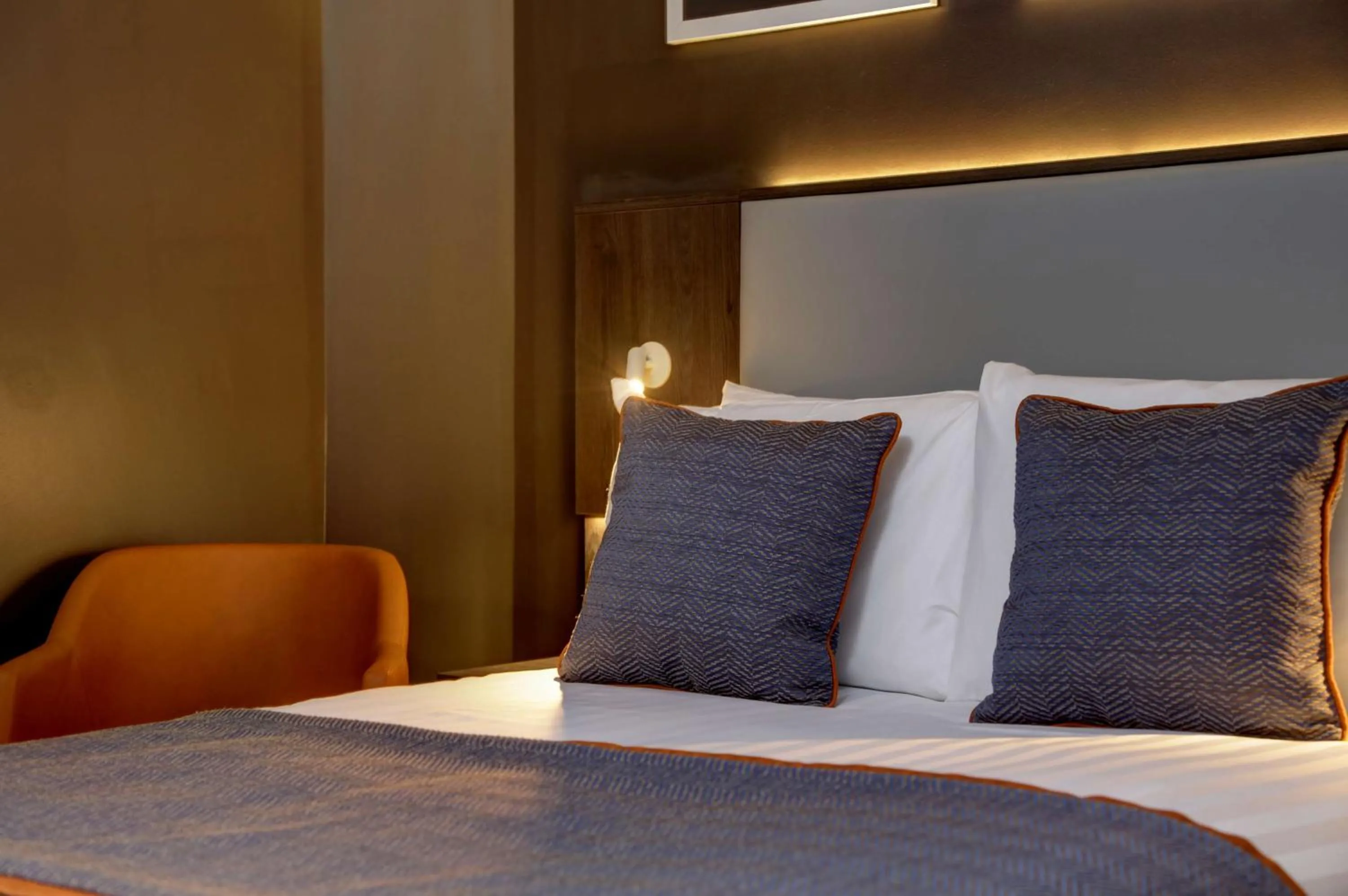 Photo of the whole room, Bed in Best Western Plus Vauxhall Hotel