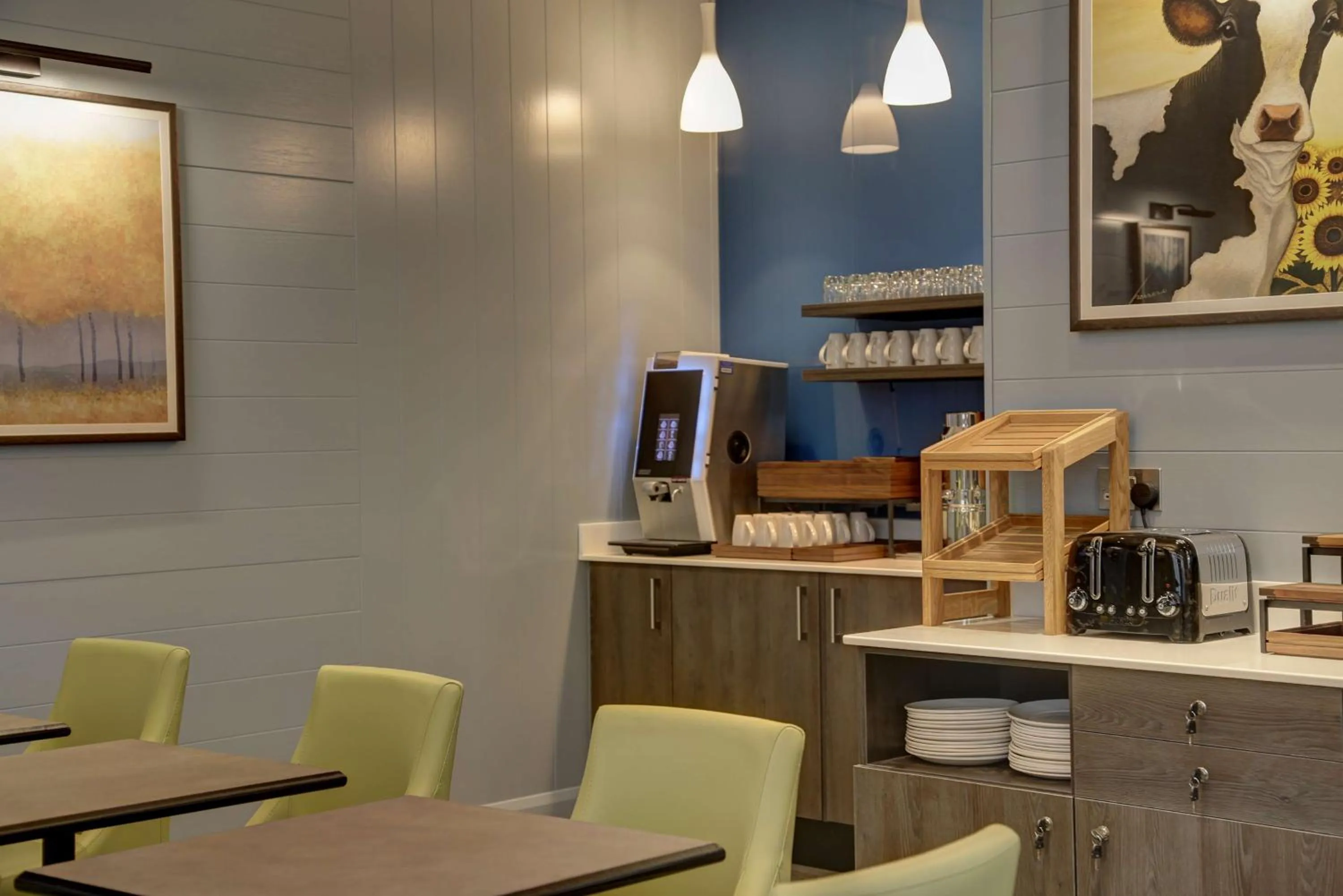 Restaurant/places to eat in Best Western Plus Vauxhall Hotel