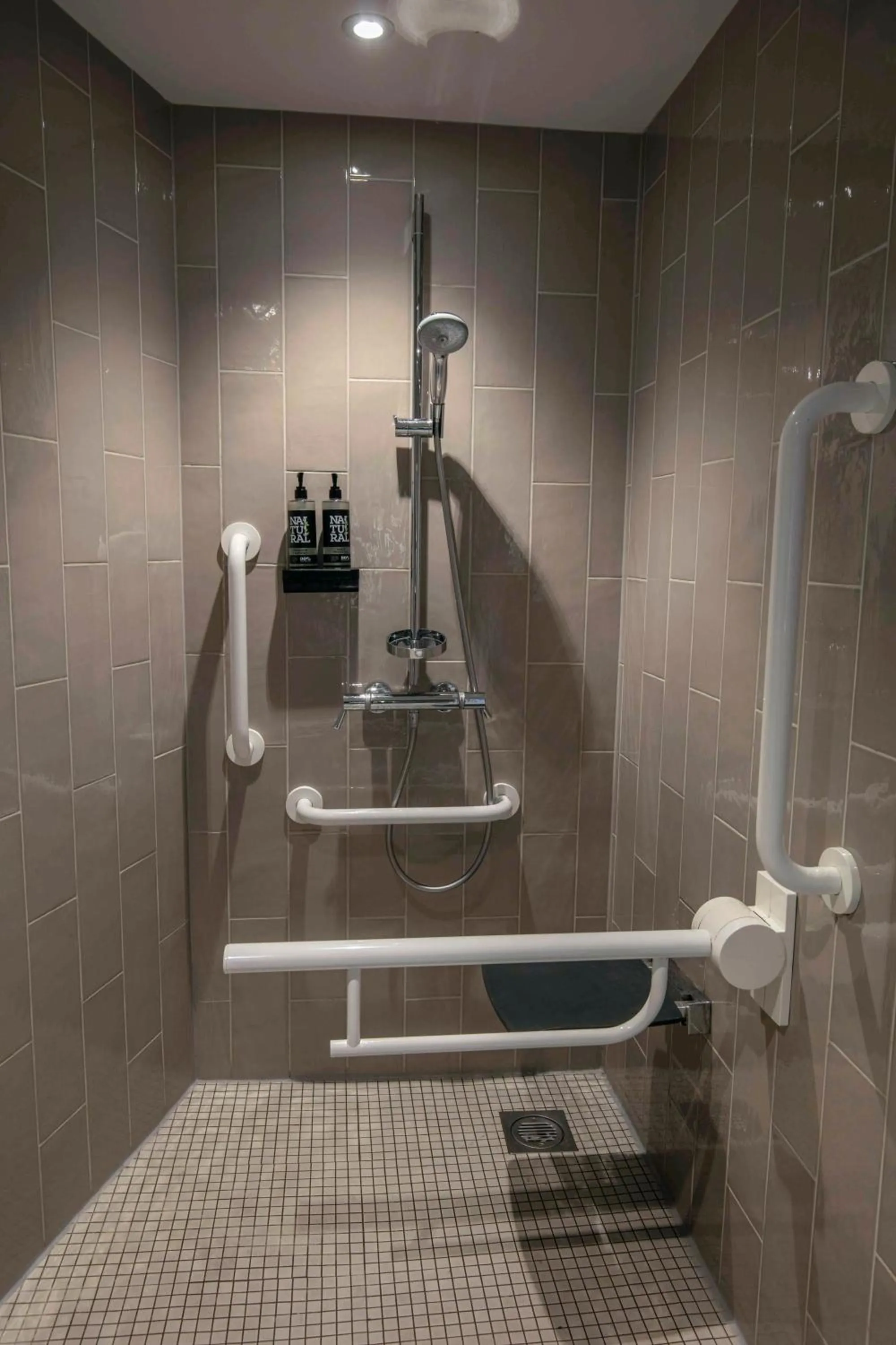 Shower in Best Western Plus Vauxhall Hotel