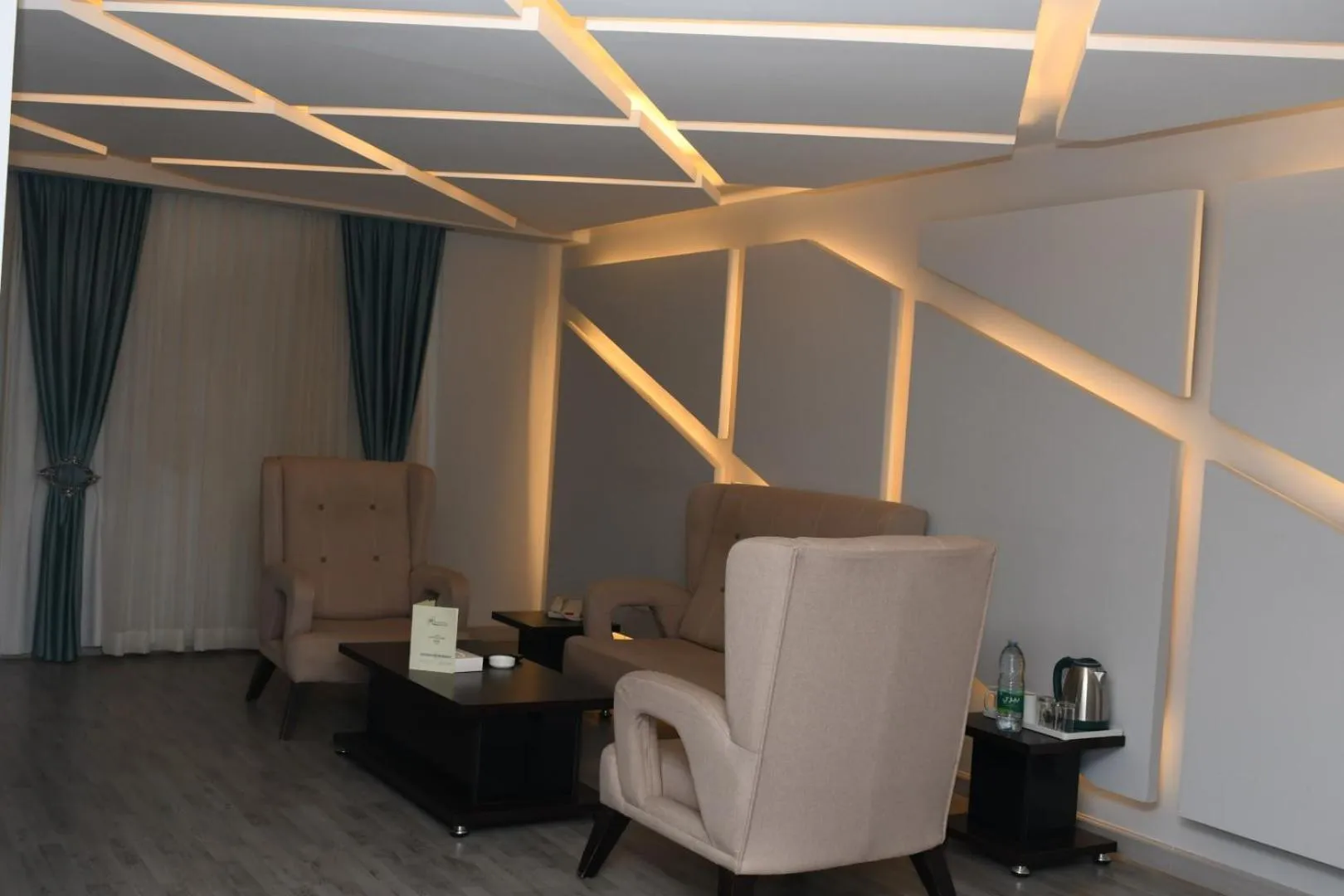 Coffee/tea facilities in Sparr Hotel