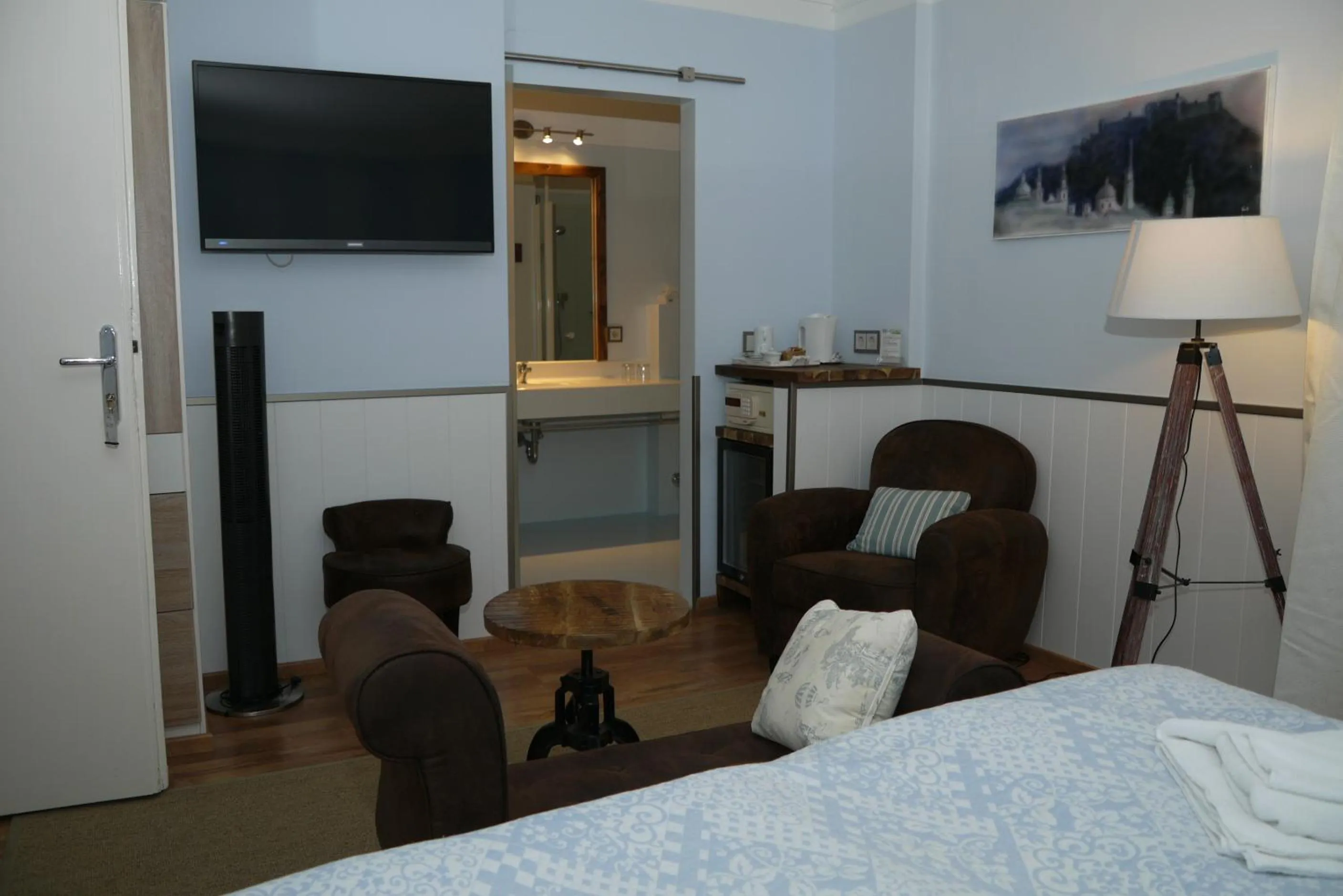 Photo of the whole room, Bed in Bergland Hotel - Adults only