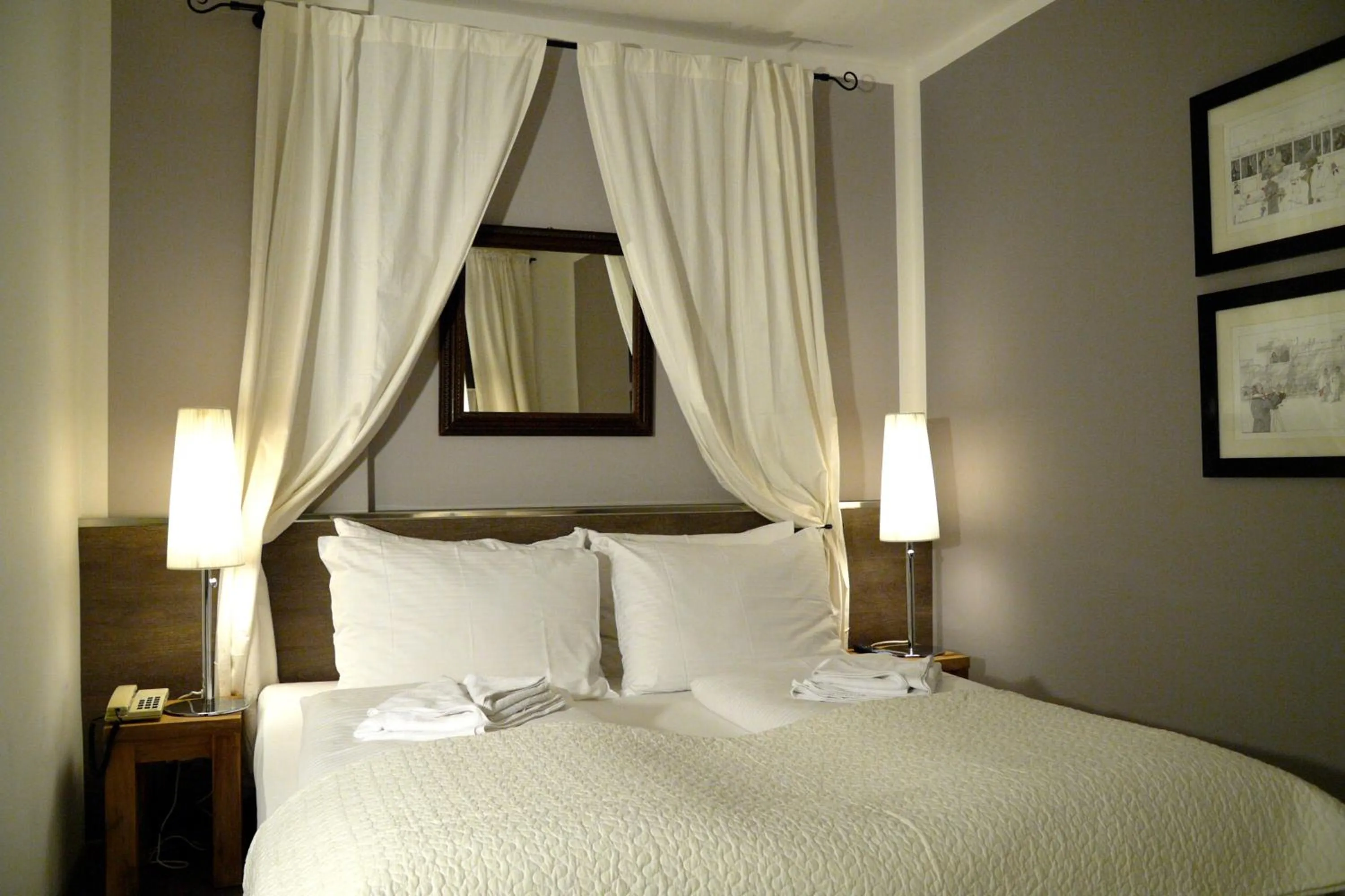 Bed in Bergland Hotel - Adults only