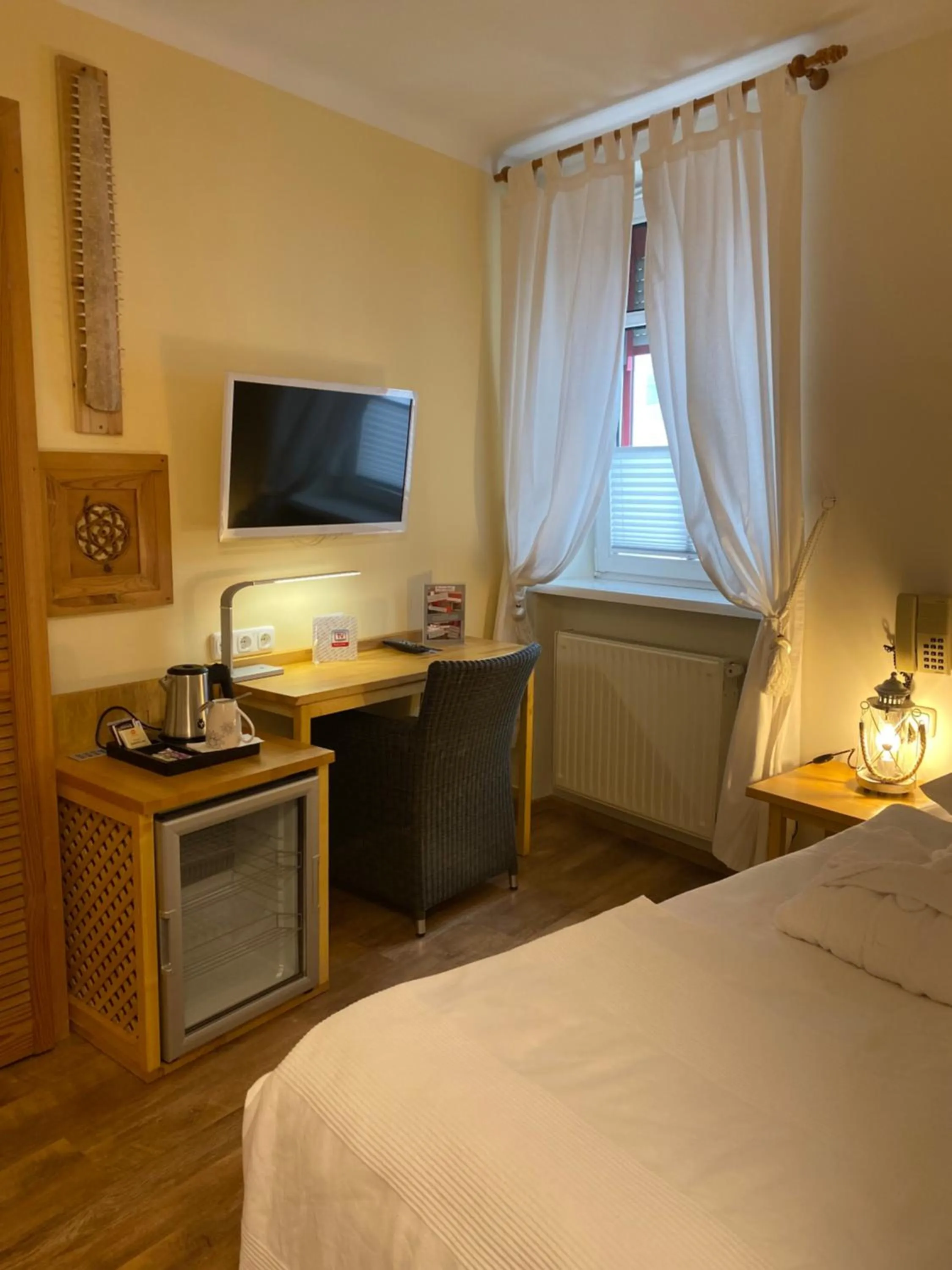 Photo of the whole room, Bed in Bergland Hotel - Adults only