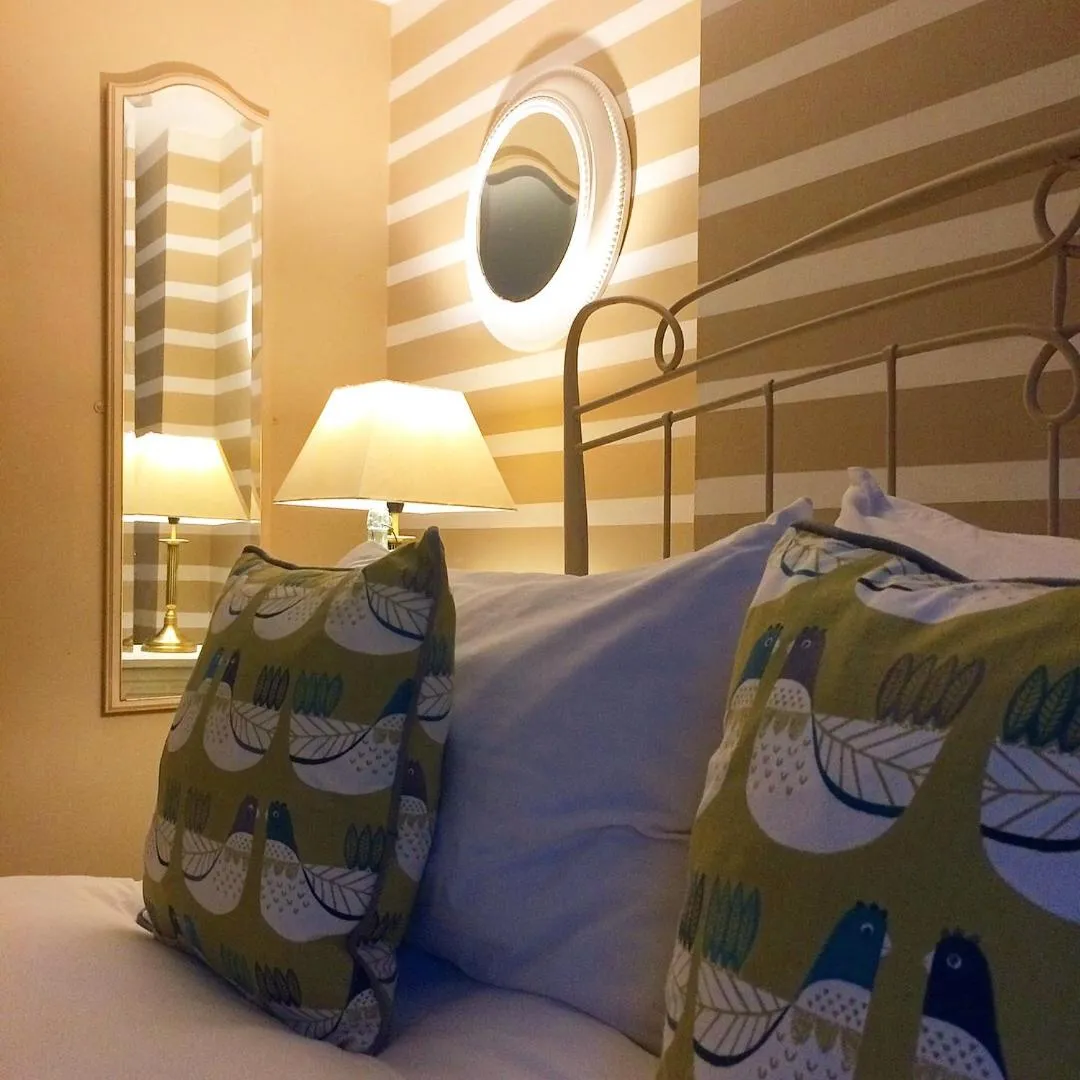 Bed in Glanmor Garden Apartment