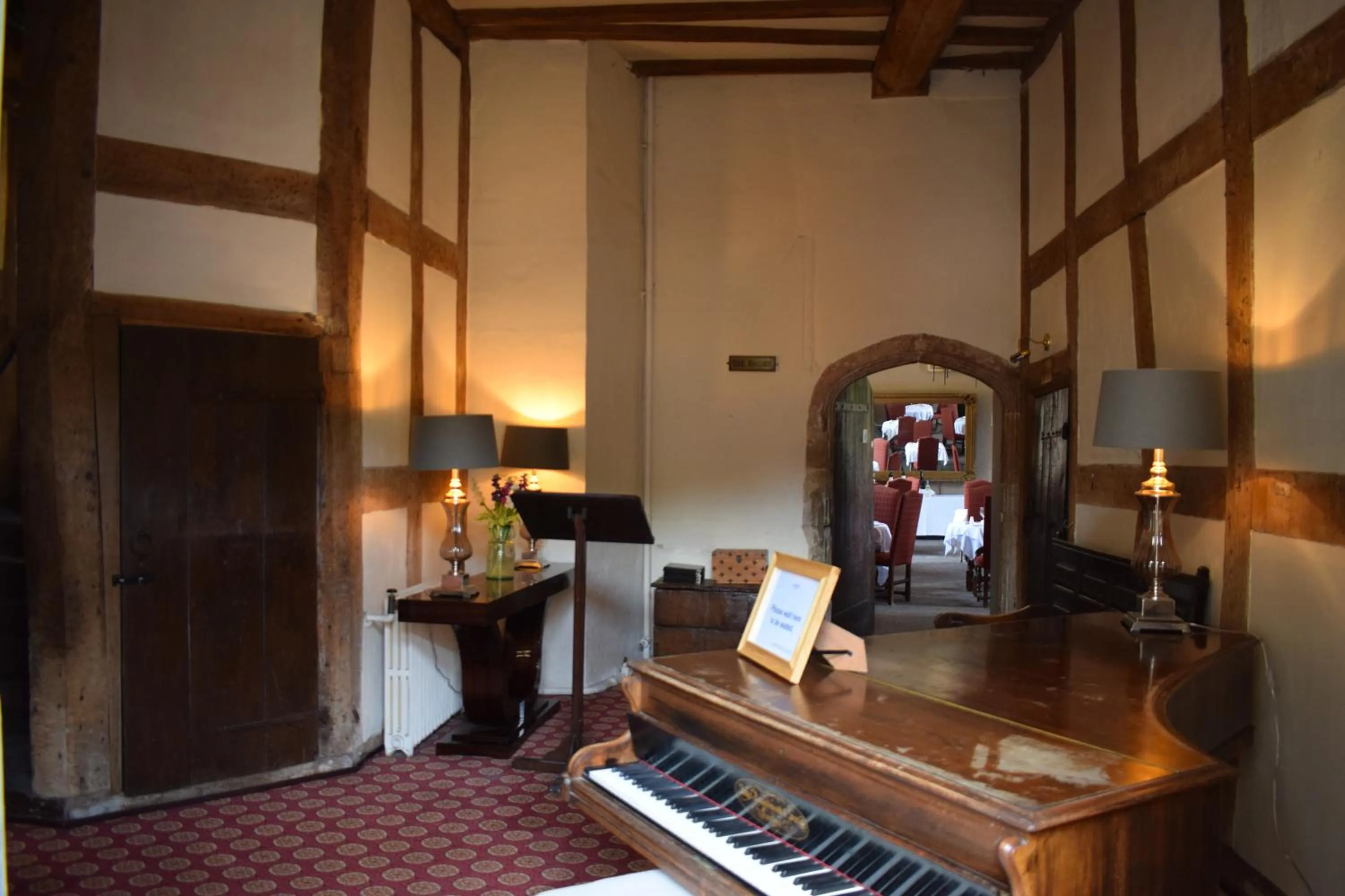 Lobby or reception in Mercure Telford Hotel