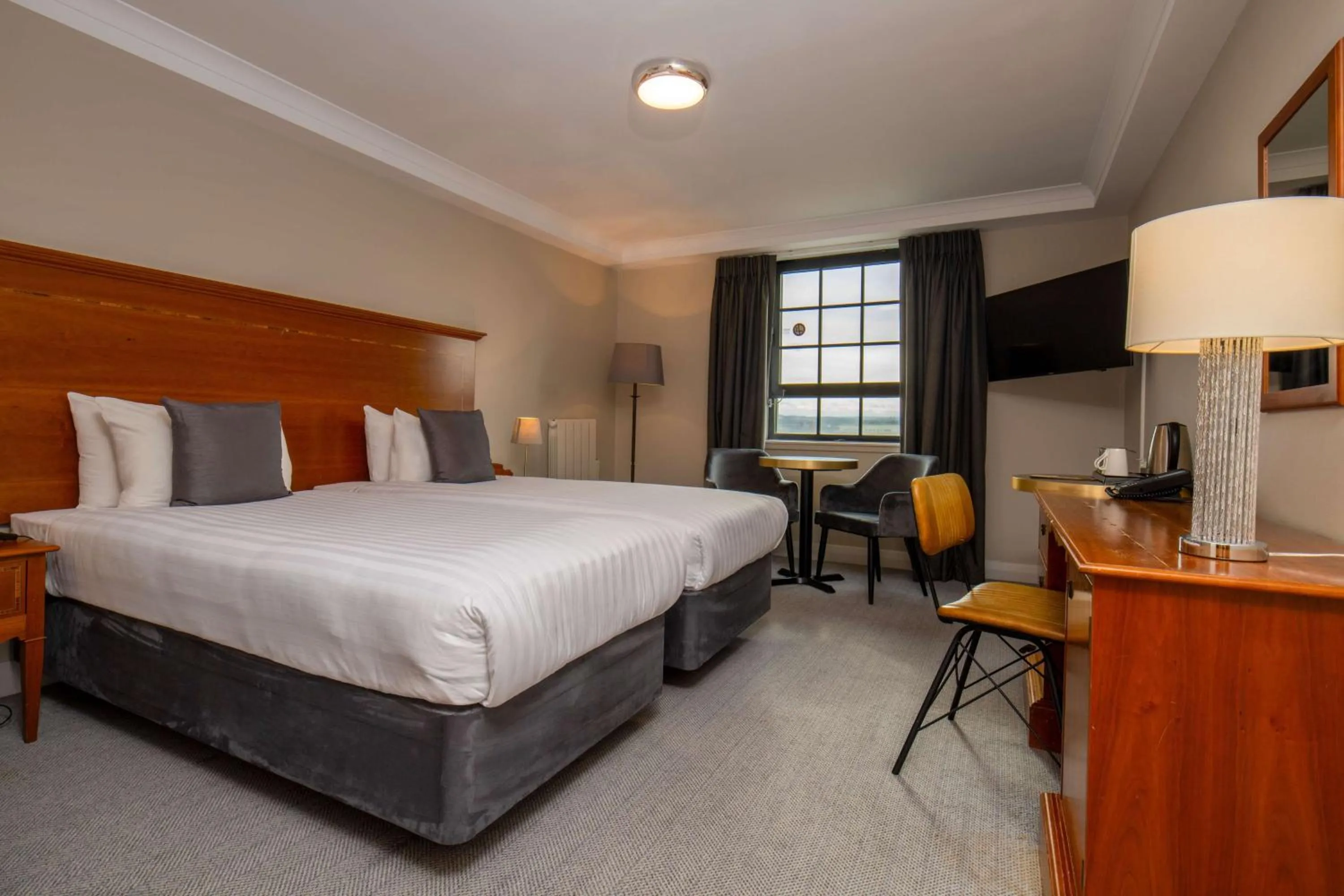 Bedroom, Bed in Glasgow Argyle Hotel, BW Signature Collection